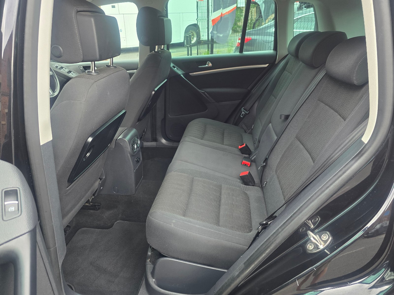 Volkswagen Tiguan - Image 19