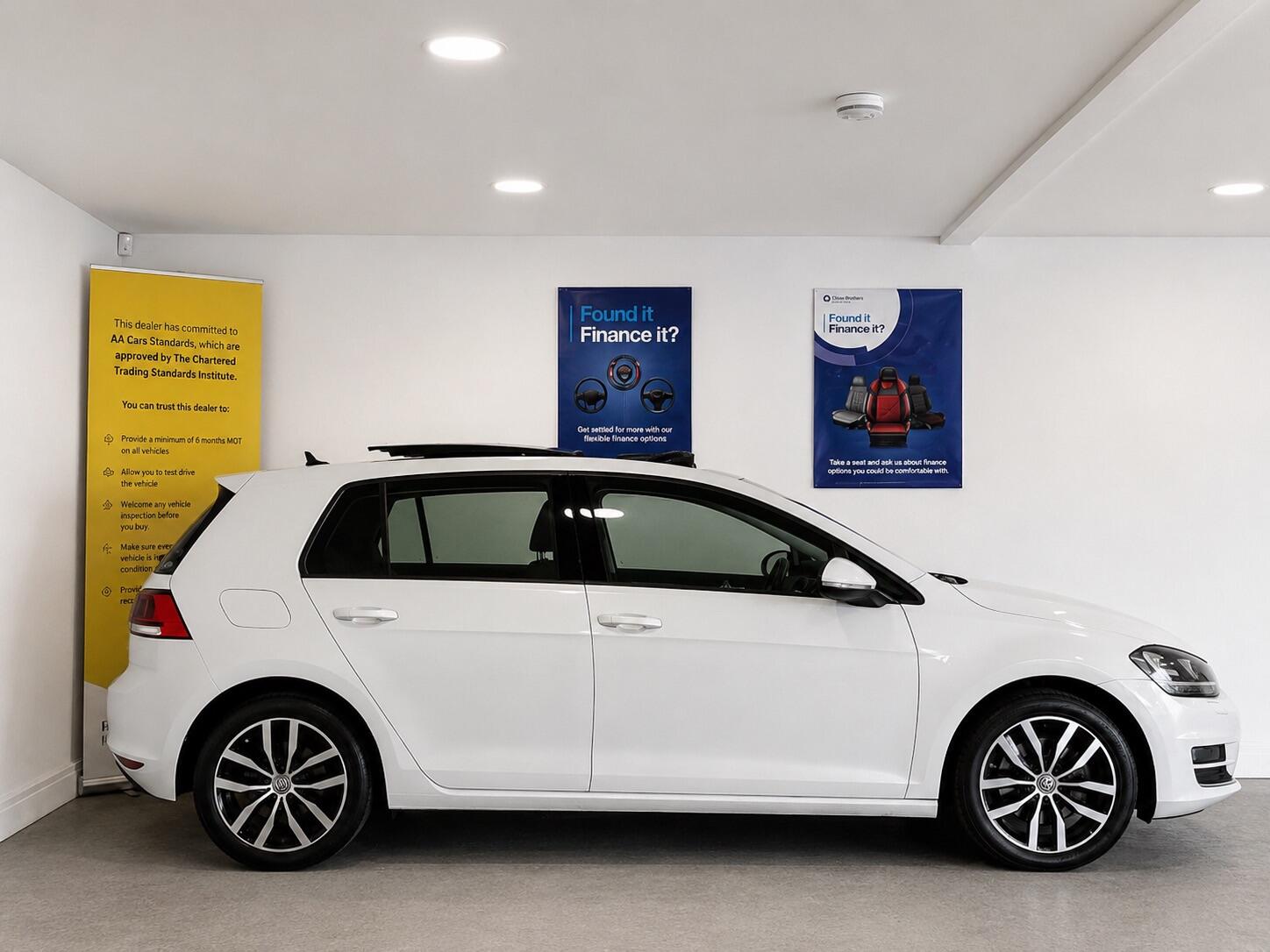 Volkswagen Golf - Image 6