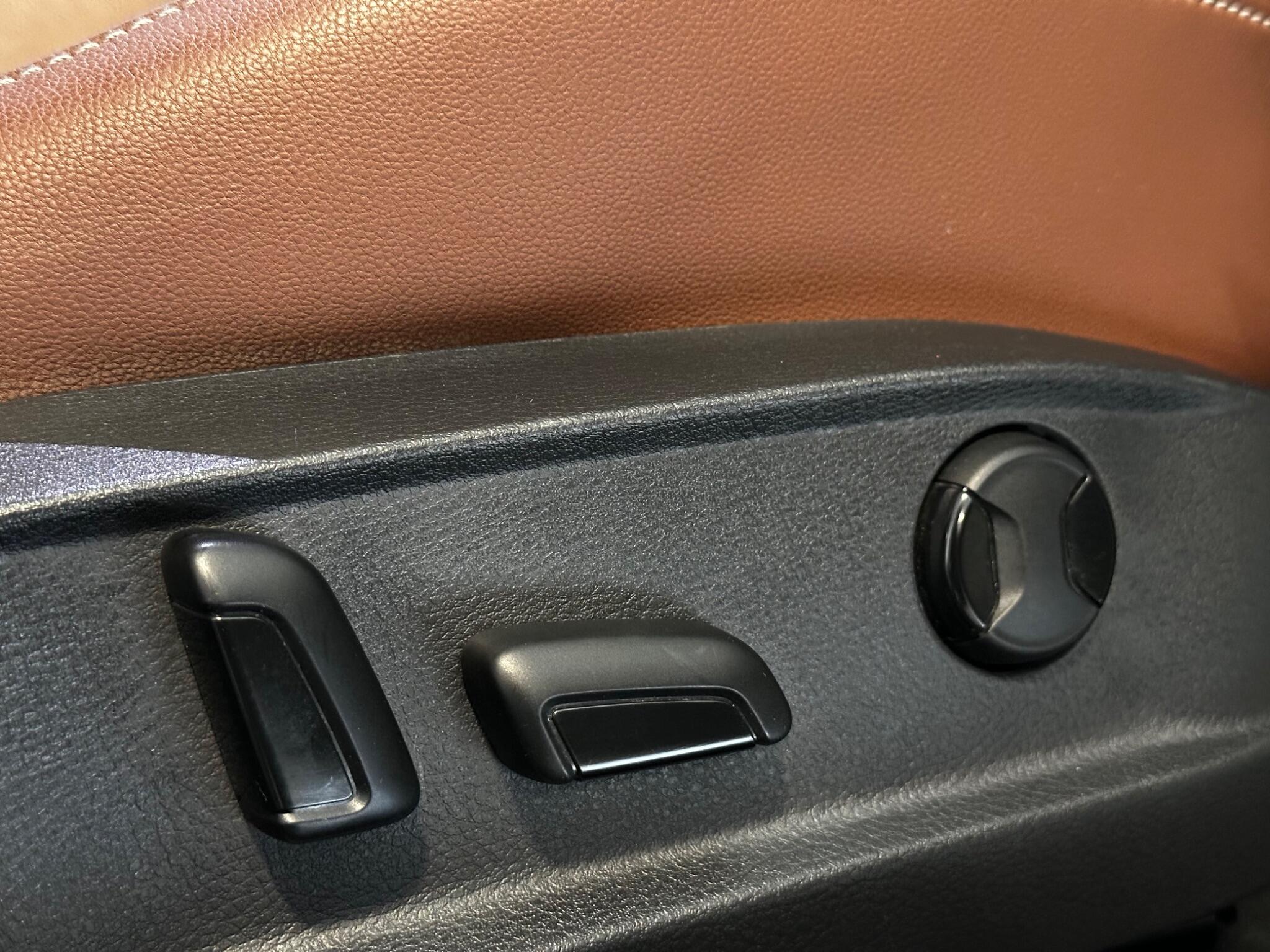 Volkswagen Golf - Image 17