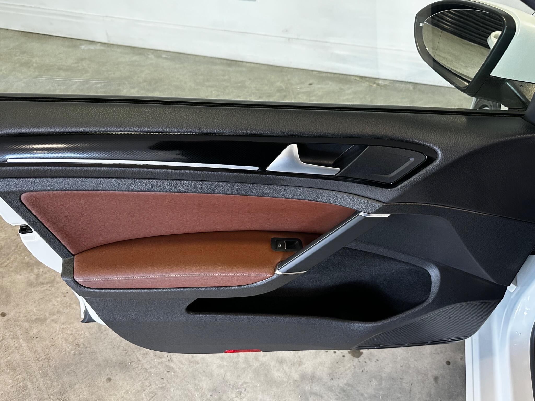Volkswagen Golf - Image 18