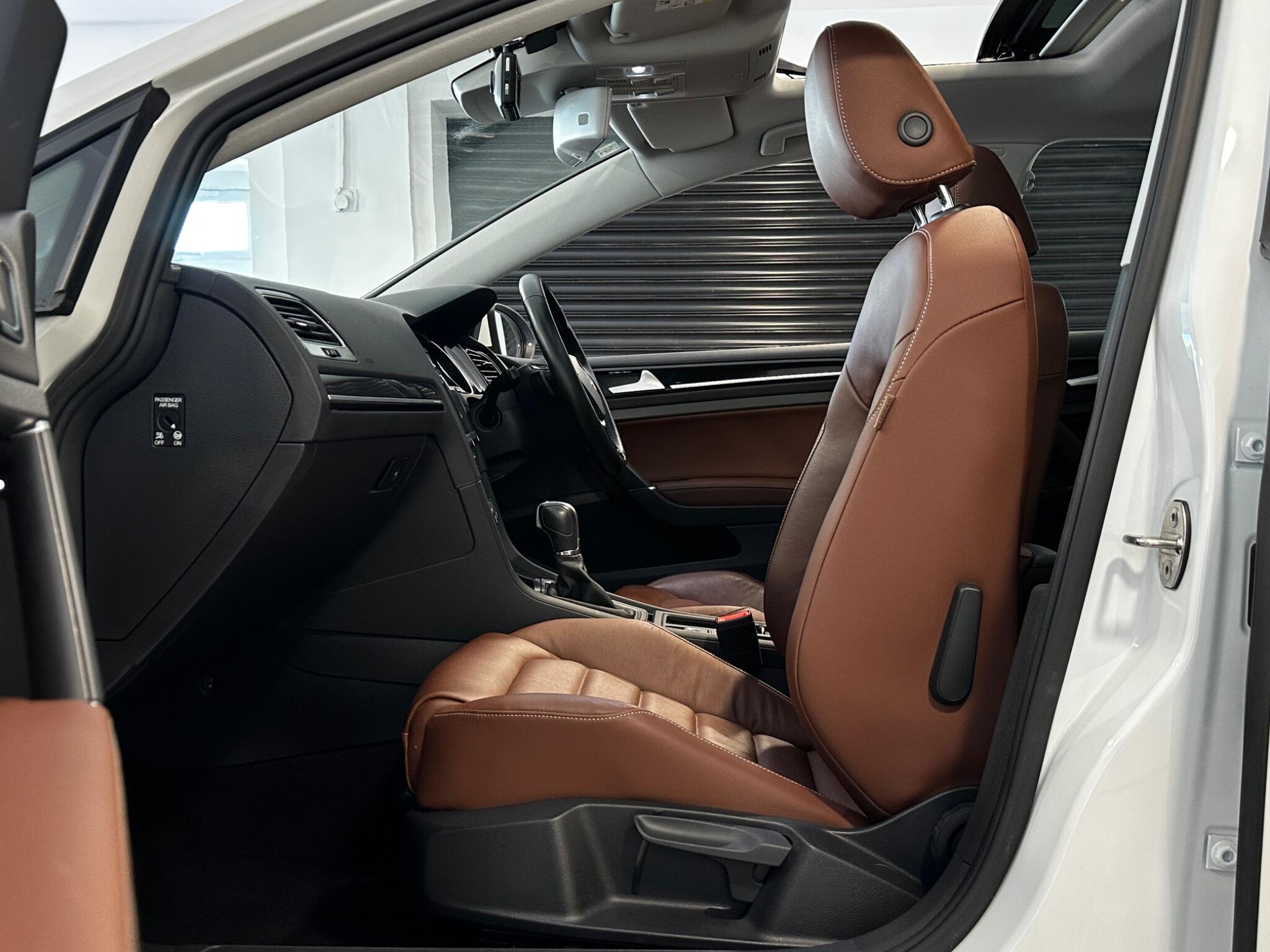 Volkswagen Golf - Image 19