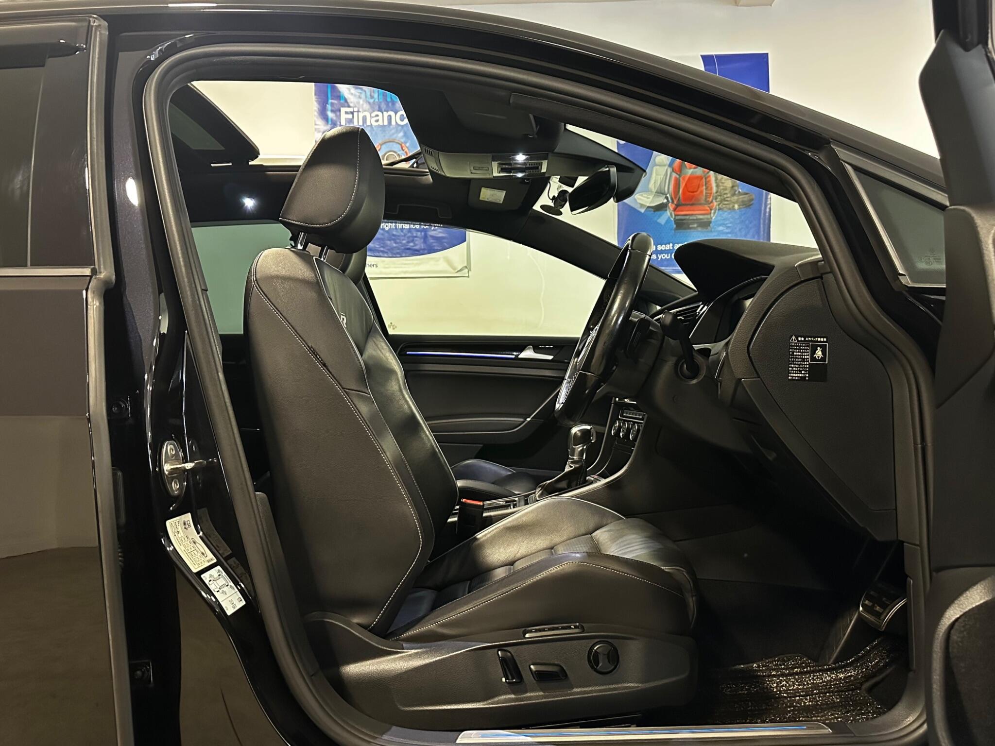 Volkswagen Golf - Image 3