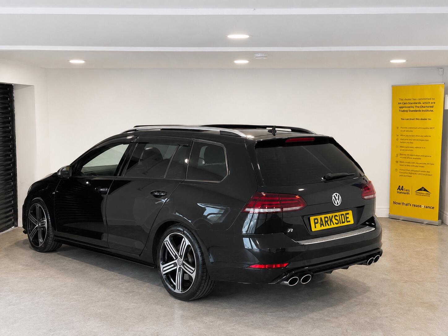 Volkswagen Golf - Image 11