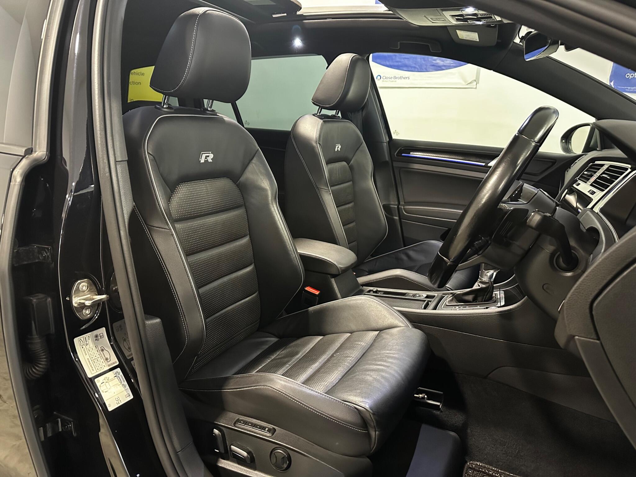 Volkswagen Golf - Image 15