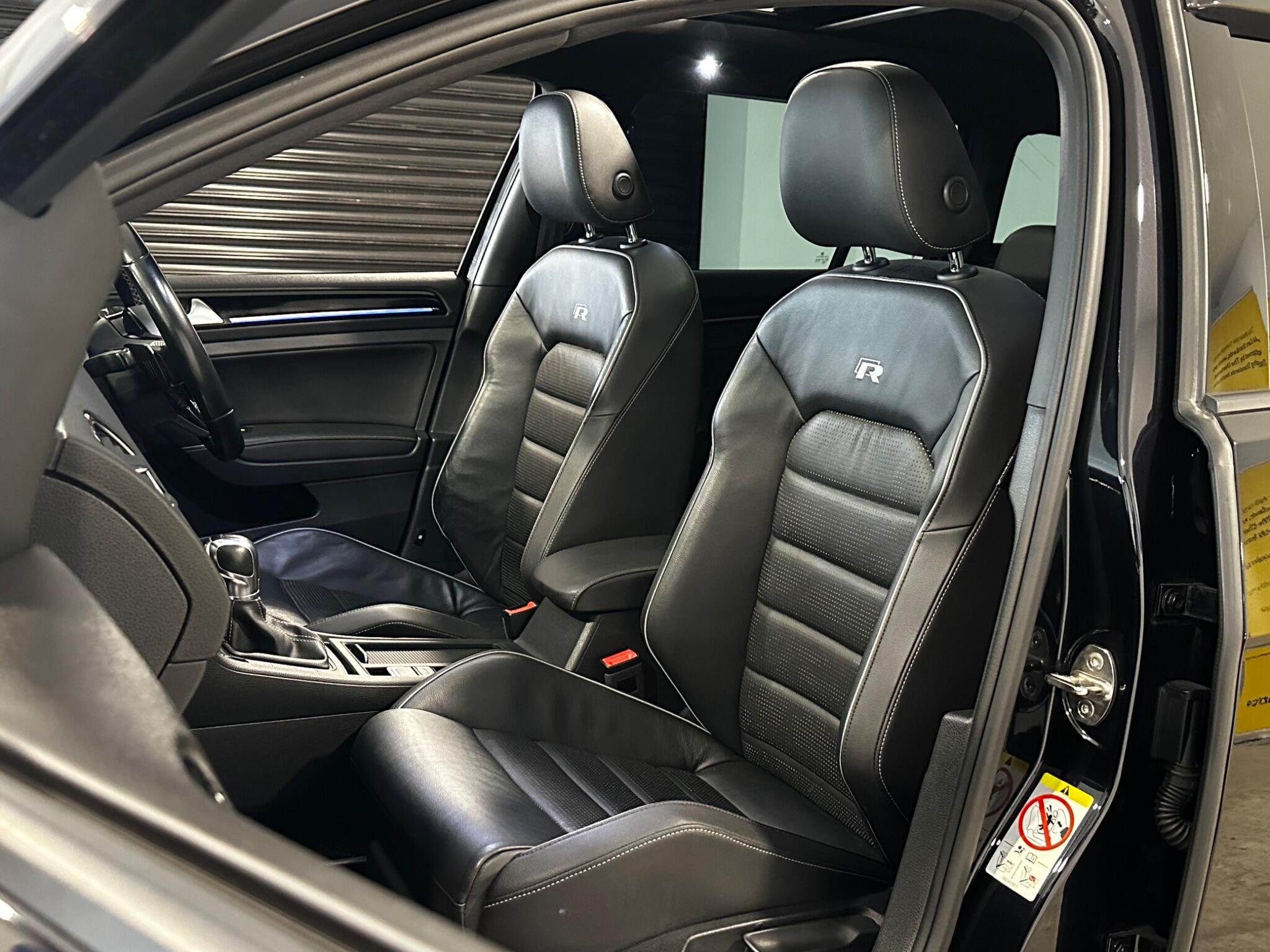 Volkswagen Golf - Image 19