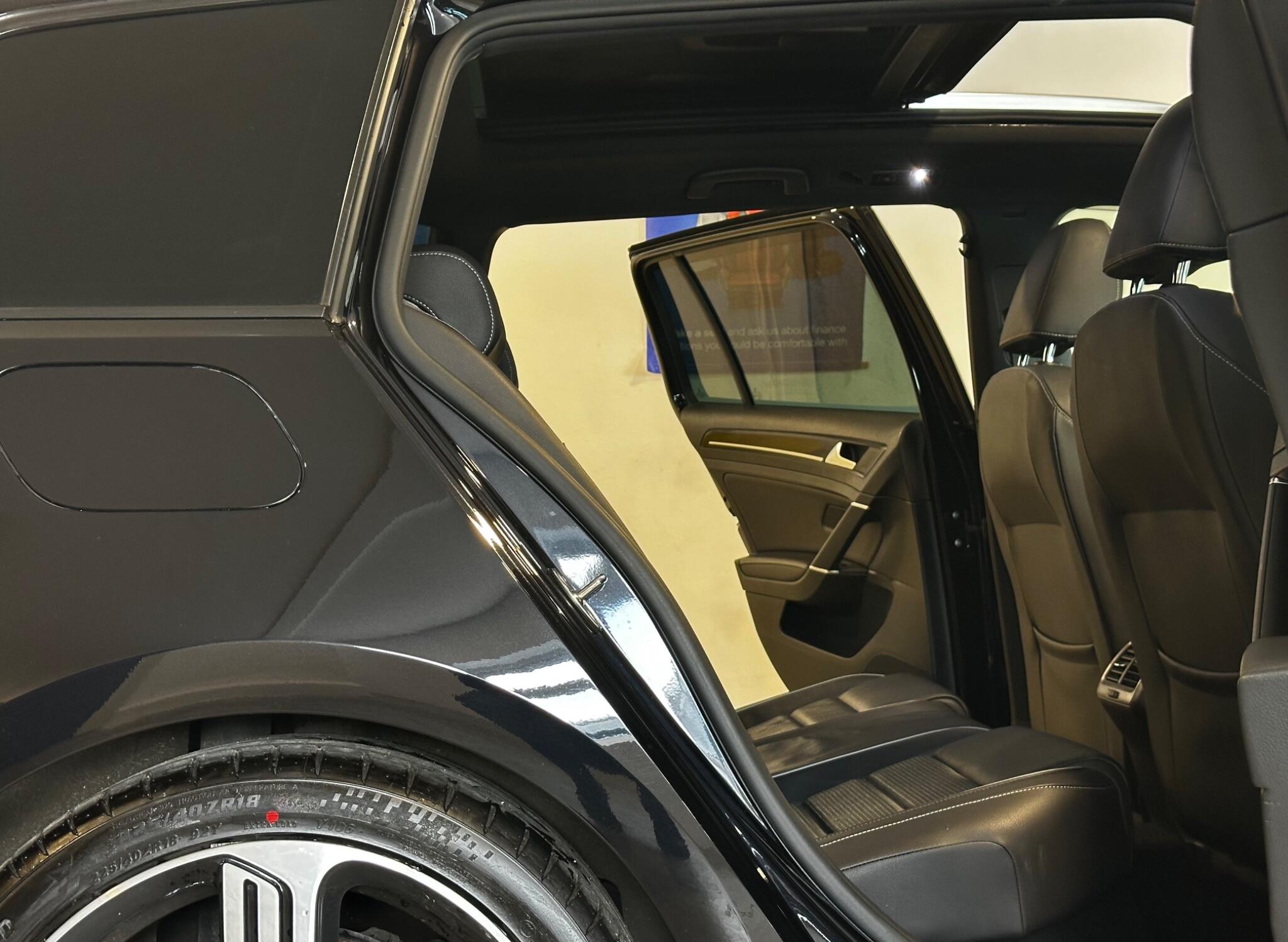 Volkswagen Golf - Image 20