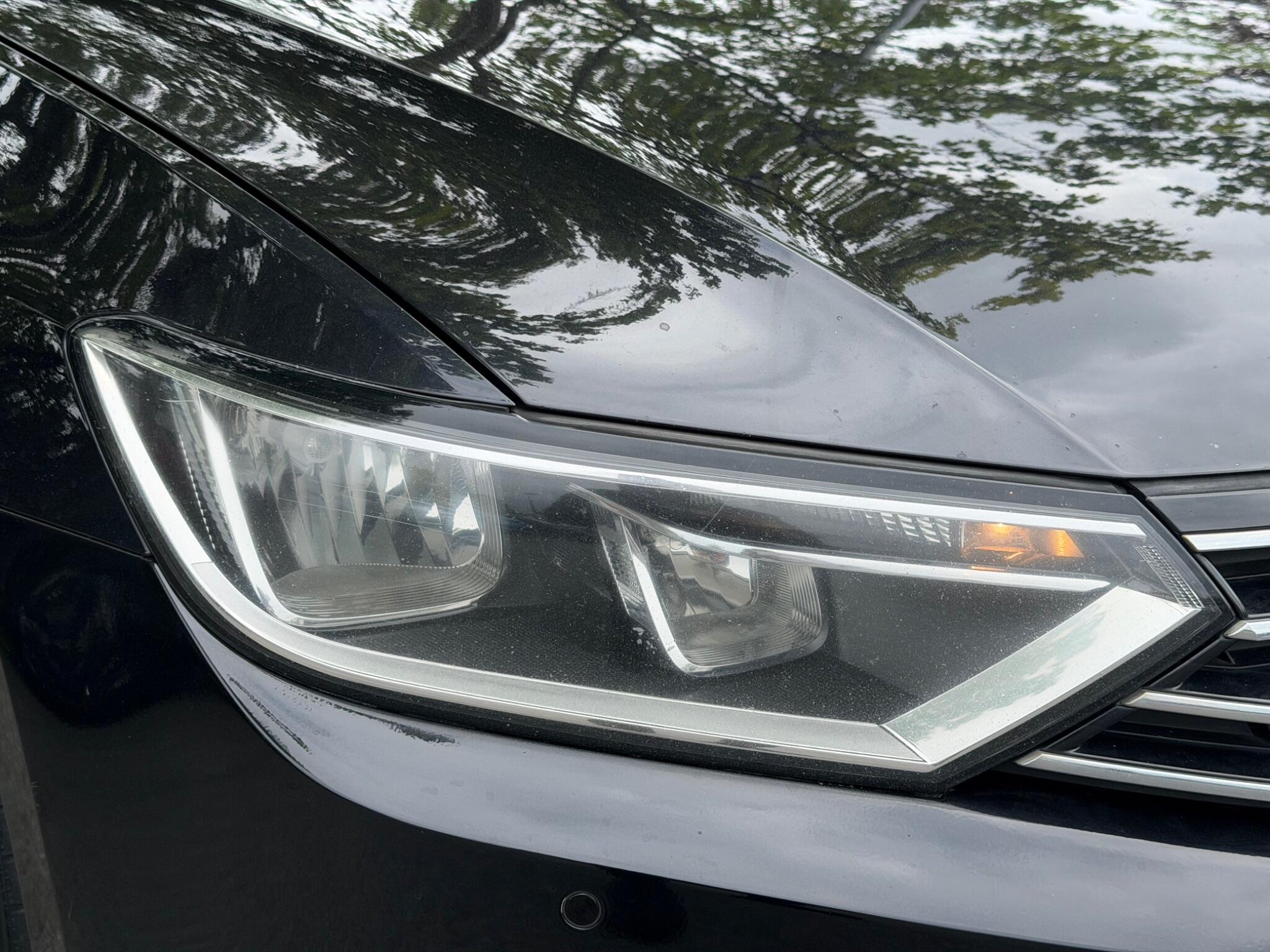Volkswagen Passat - Image 4