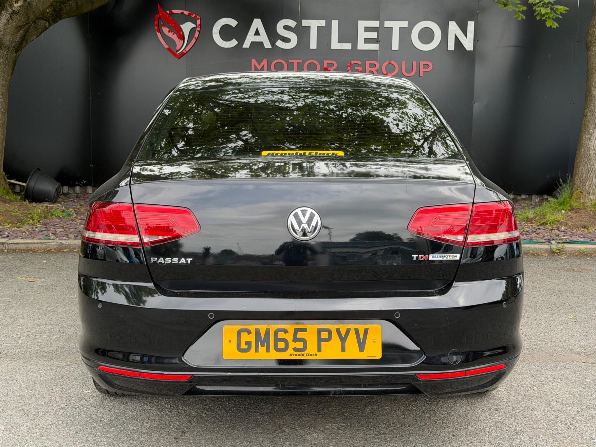 Volkswagen Passat - Image 21
