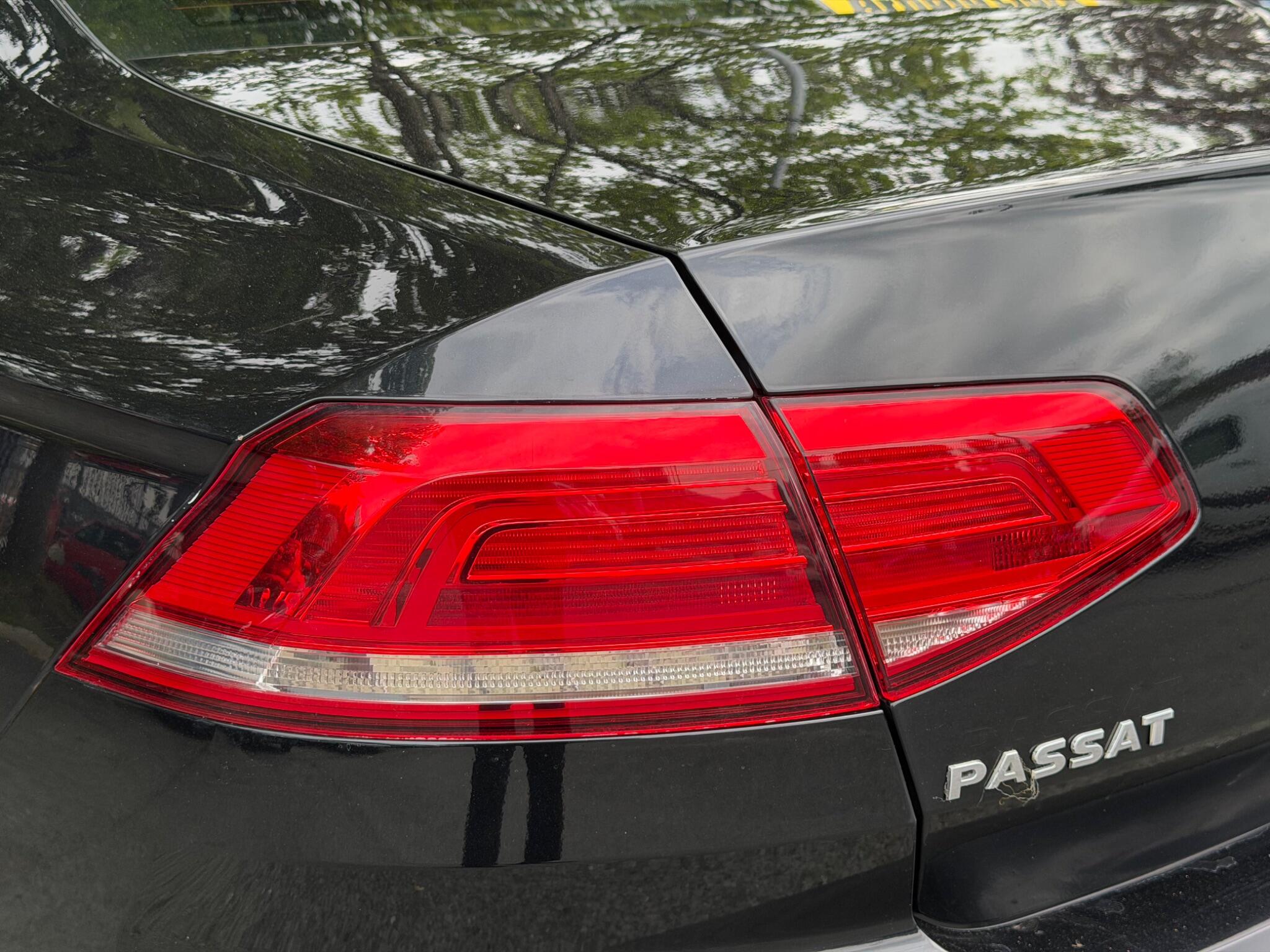 Volkswagen Passat - Image 24
