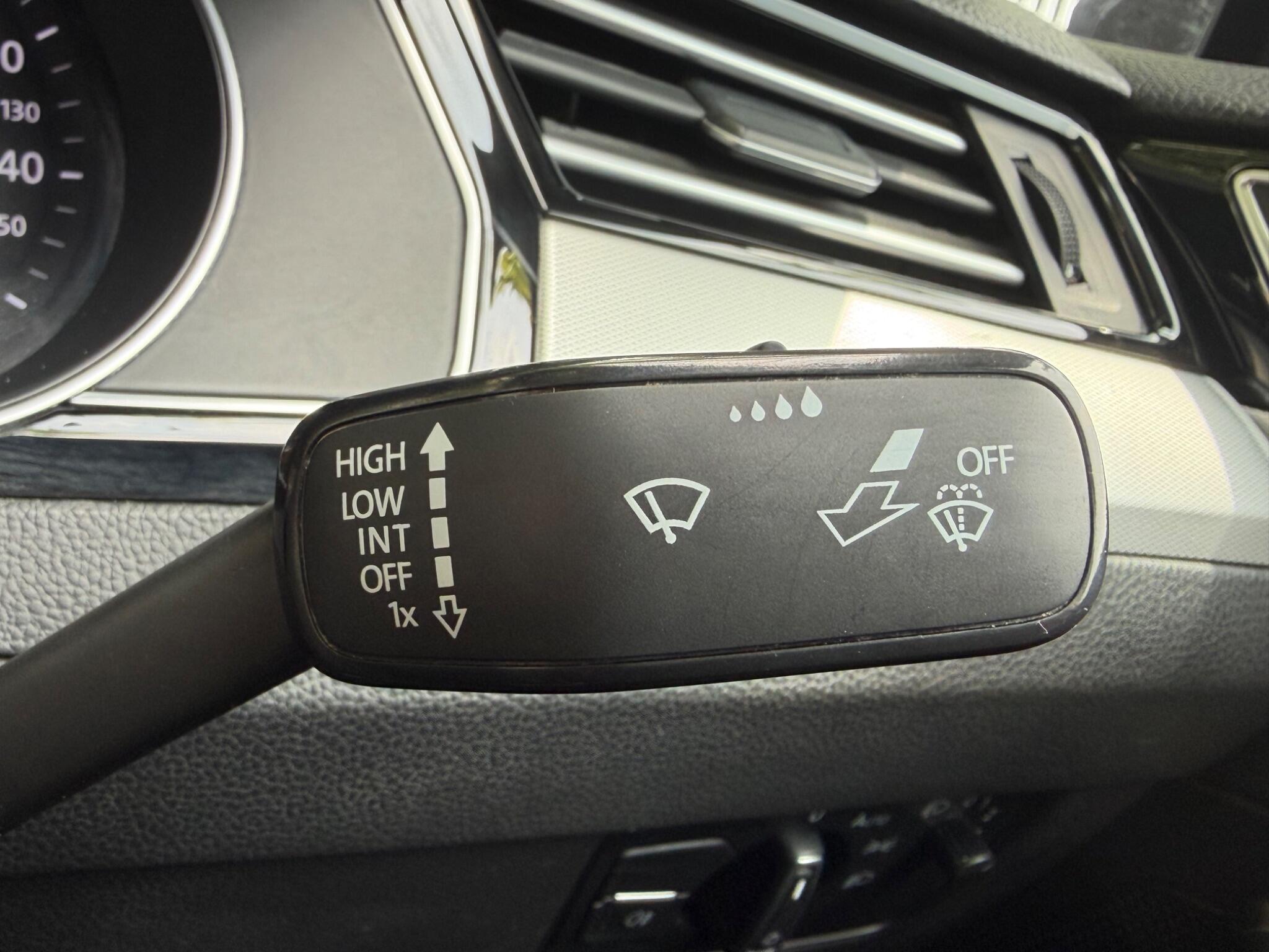 Volkswagen Passat - Image 33