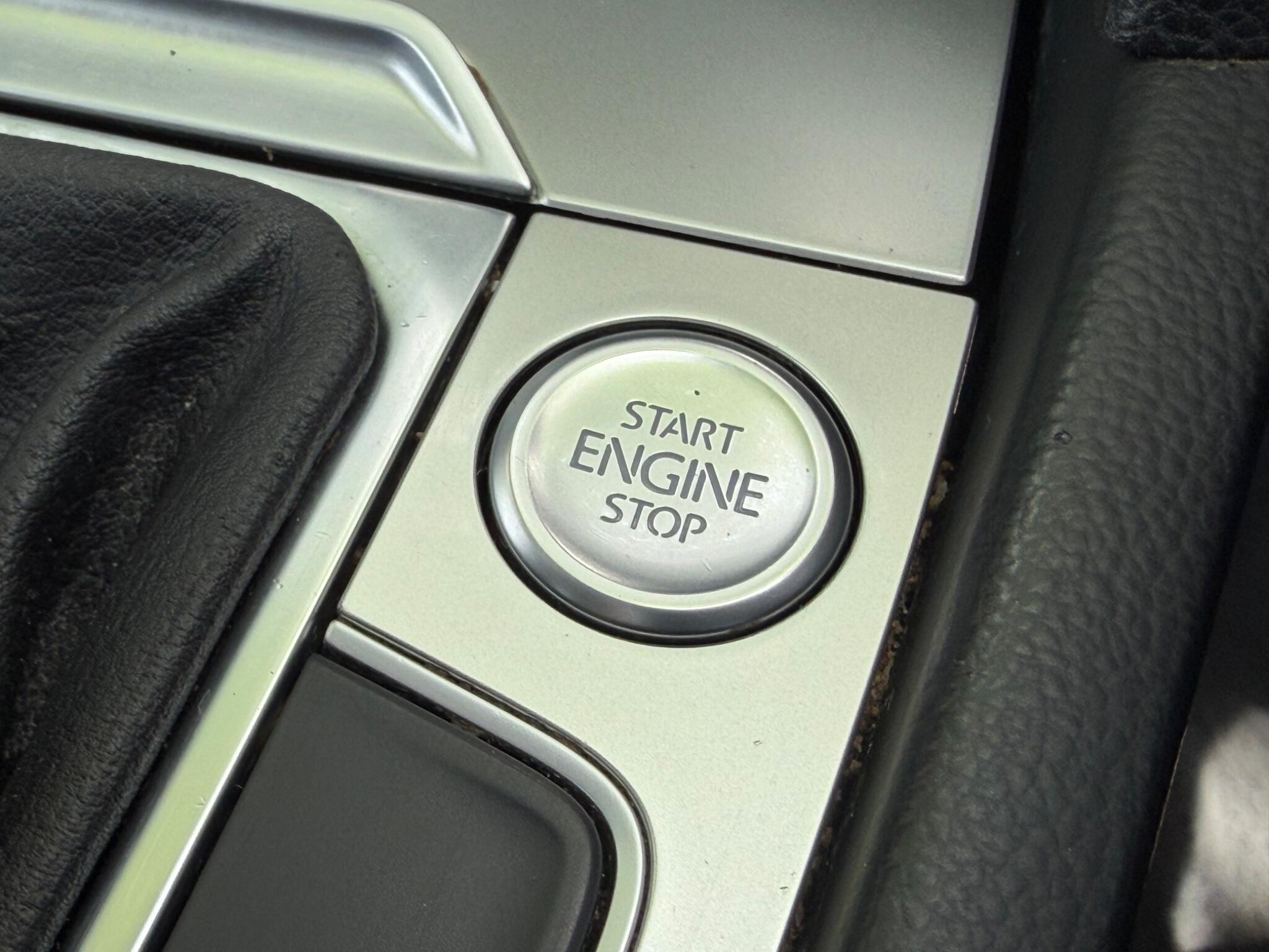 Volkswagen Passat - Image 37