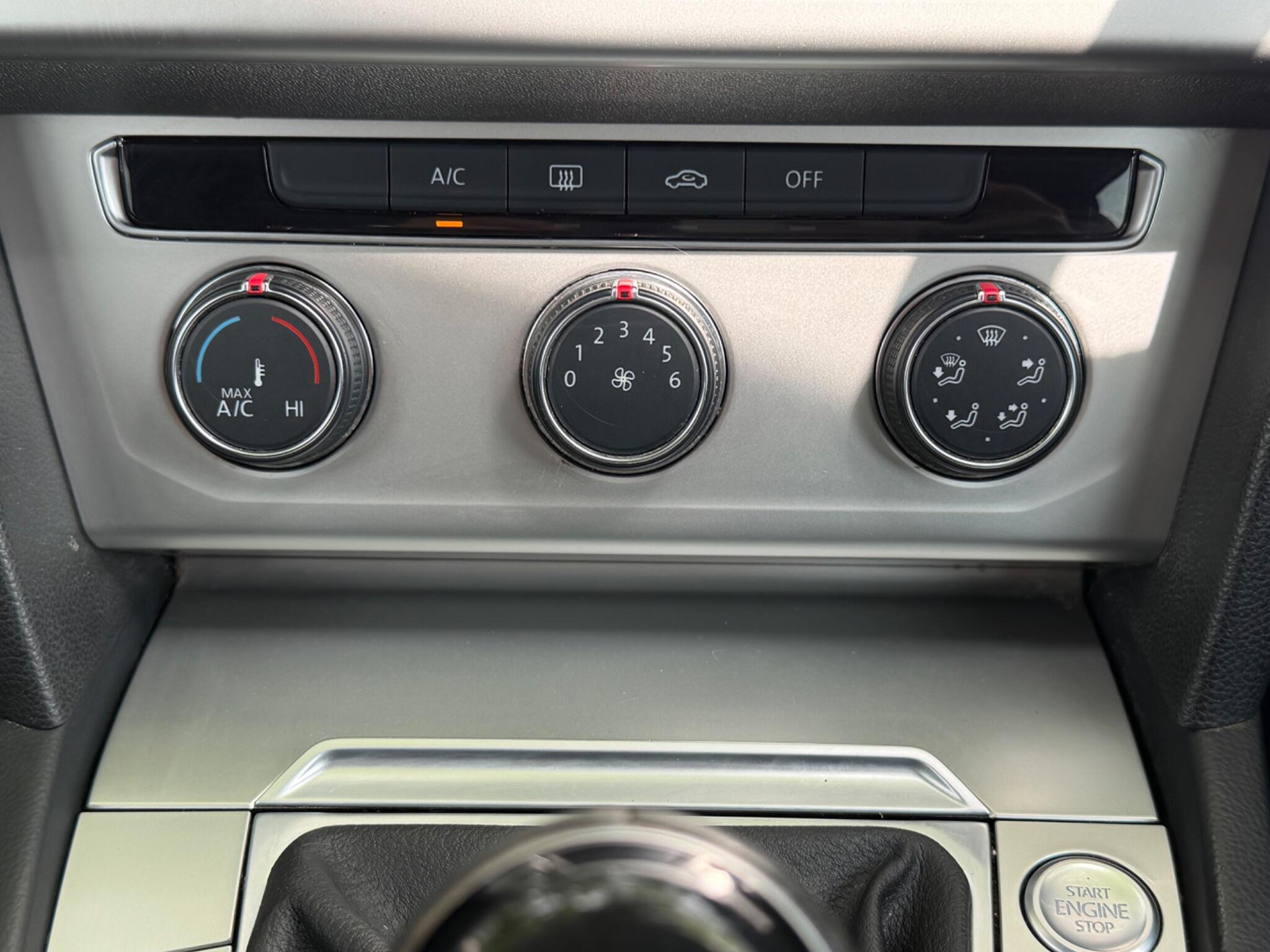 Volkswagen Passat - Image 39
