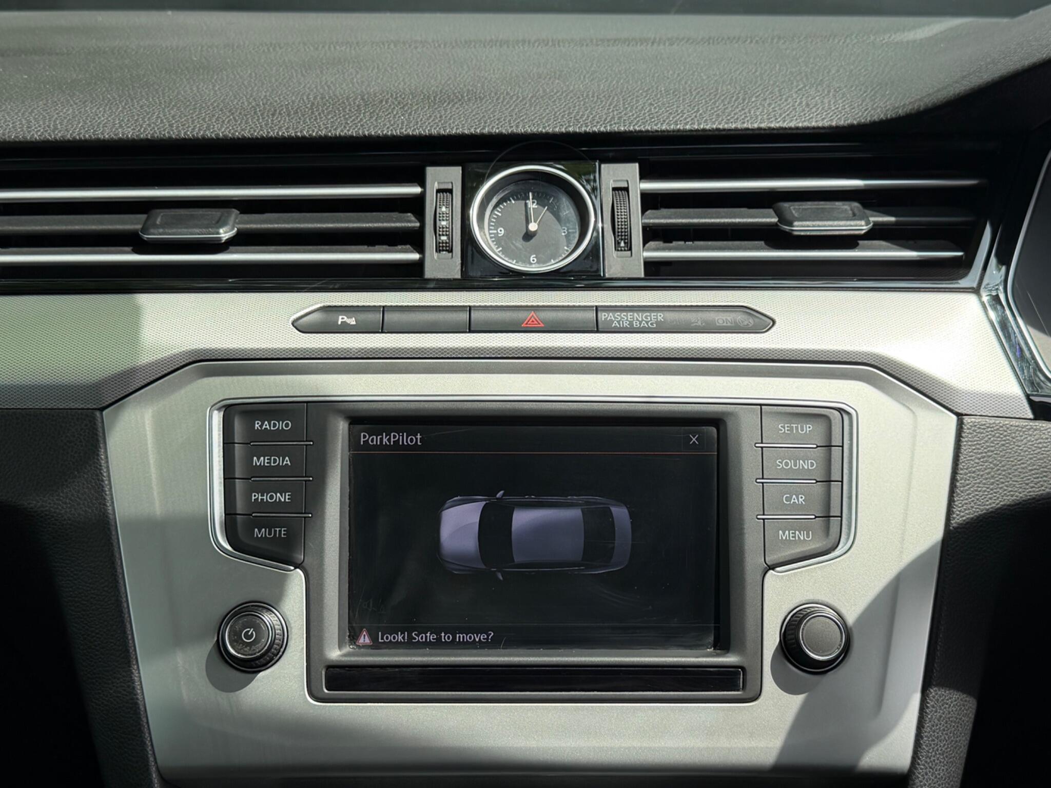 Volkswagen Passat - Image 42