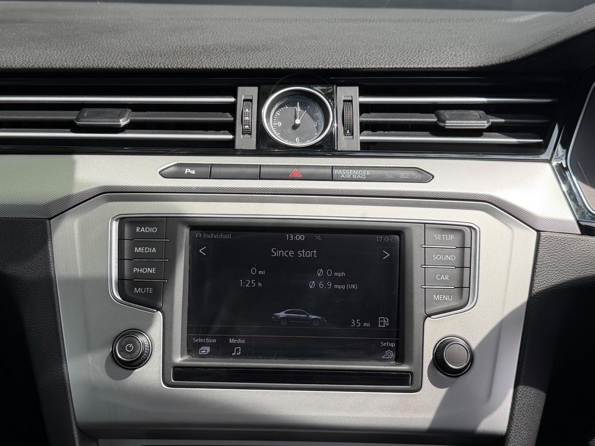 Volkswagen Passat - Image 46