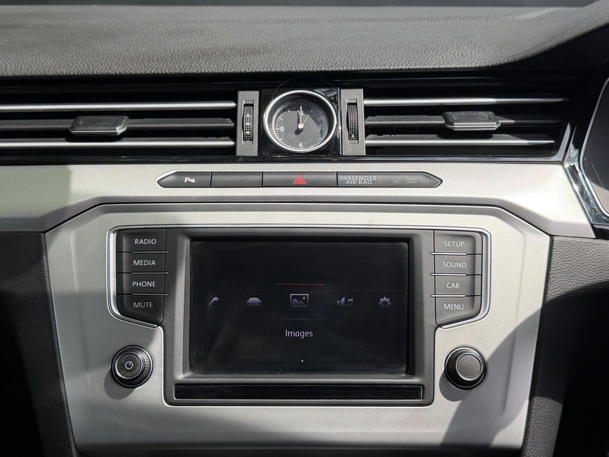 Volkswagen Passat - Image 47