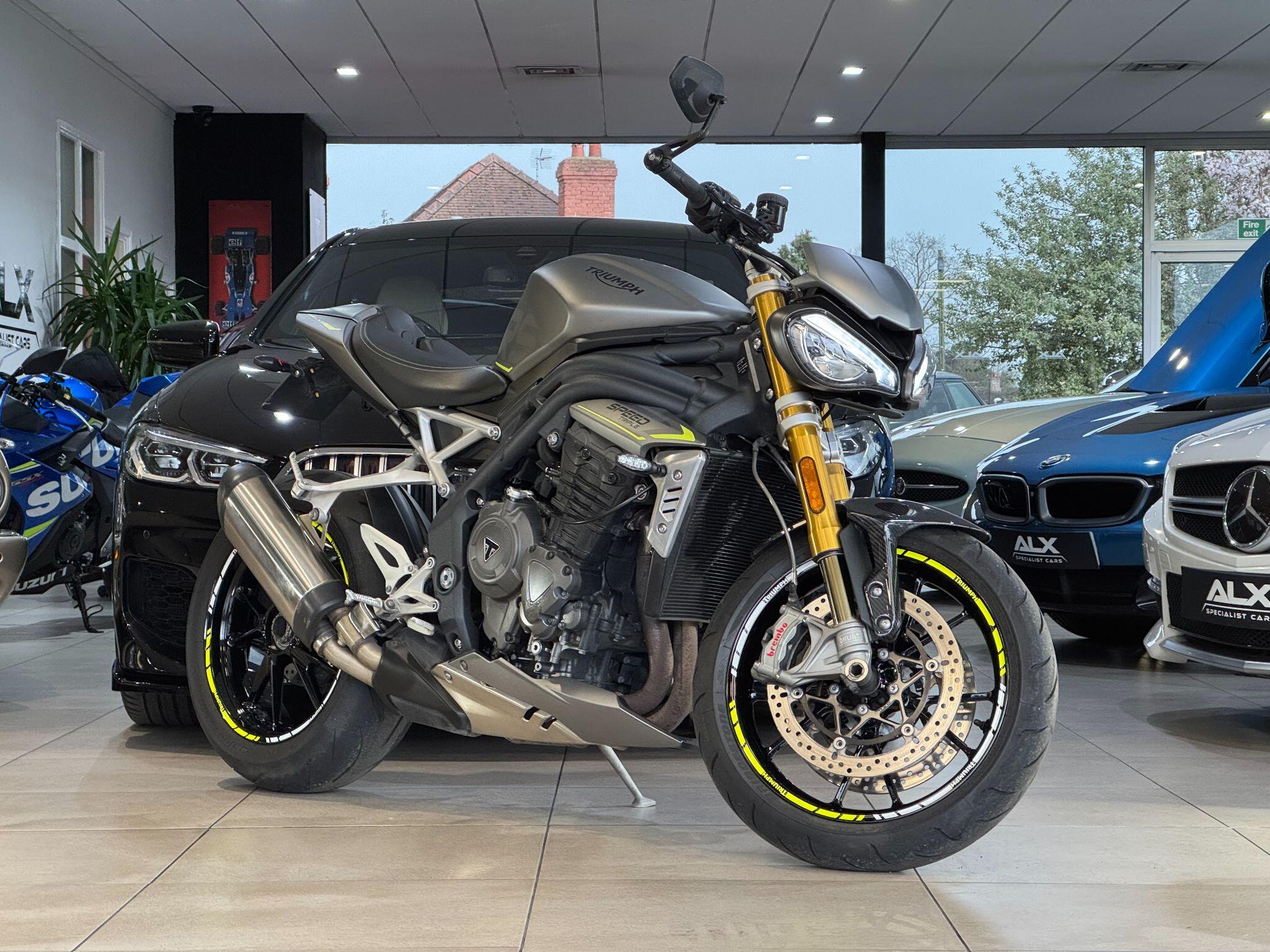 Triumph Speed Triple 1200