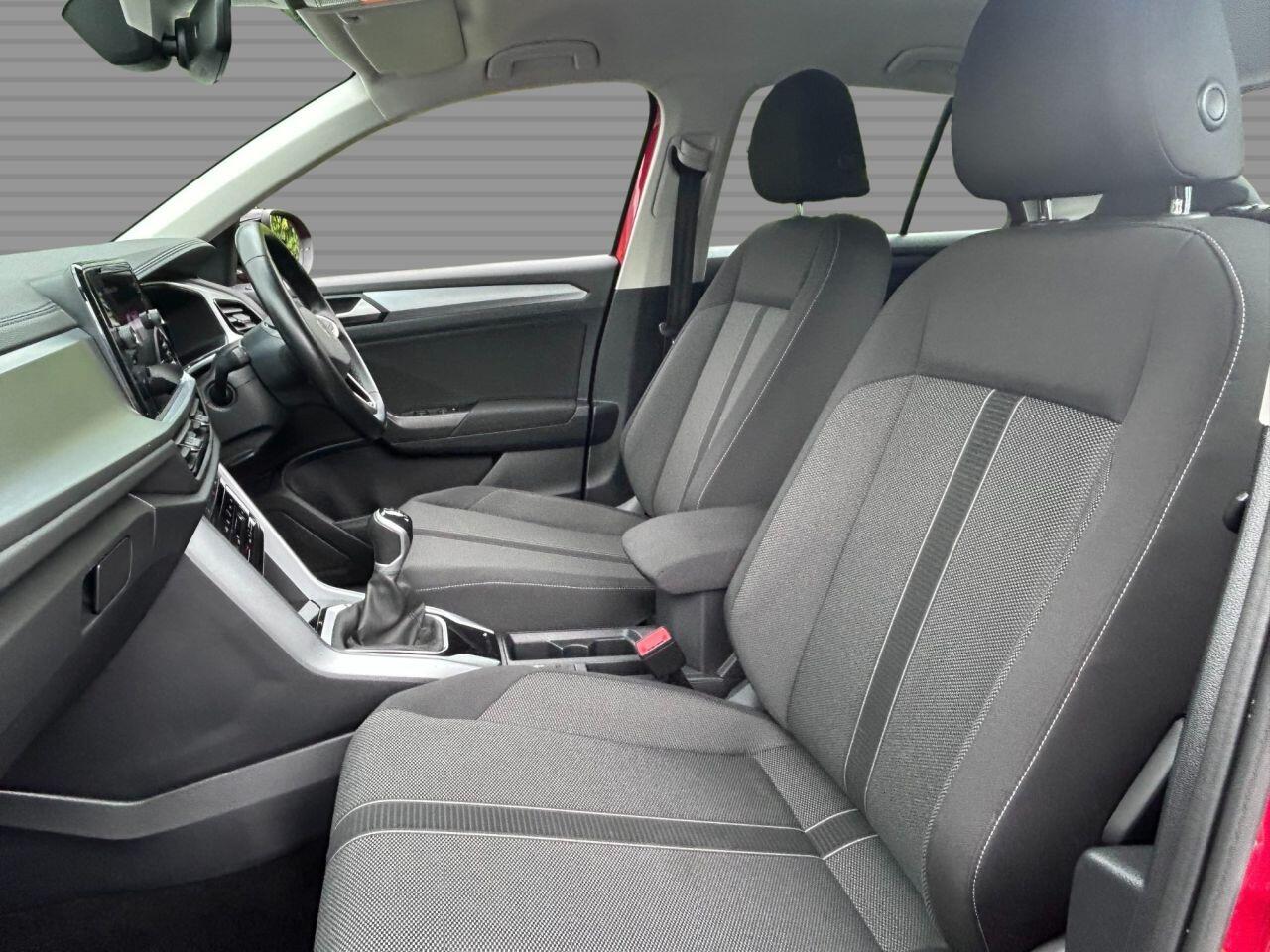 Volkswagen T-Roc - Image 18