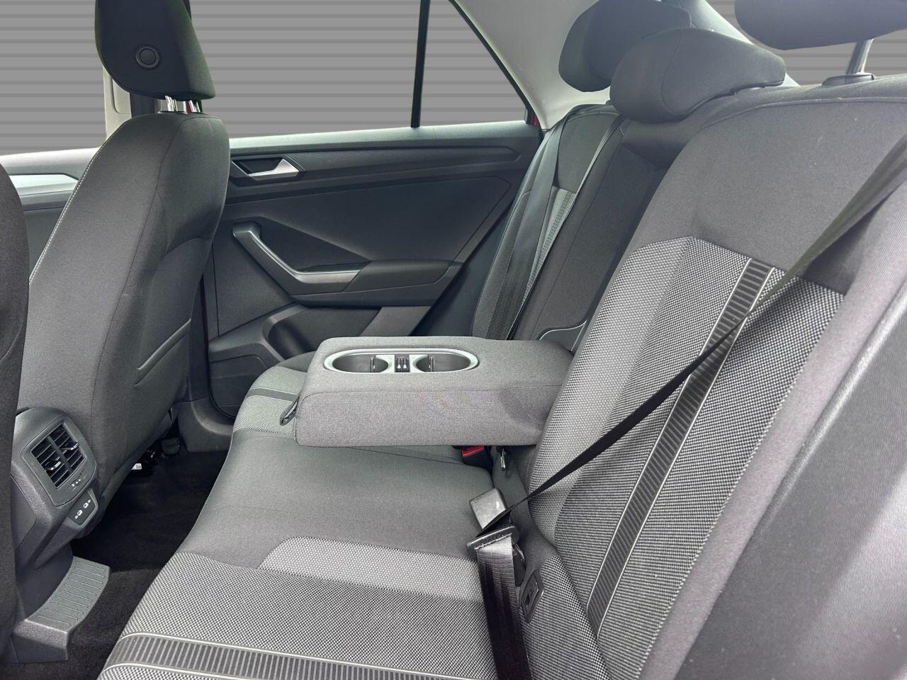 Volkswagen T-Roc - Image 19