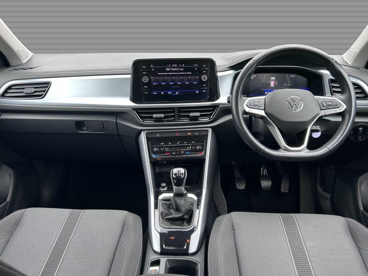 Volkswagen T-Roc - Image 15