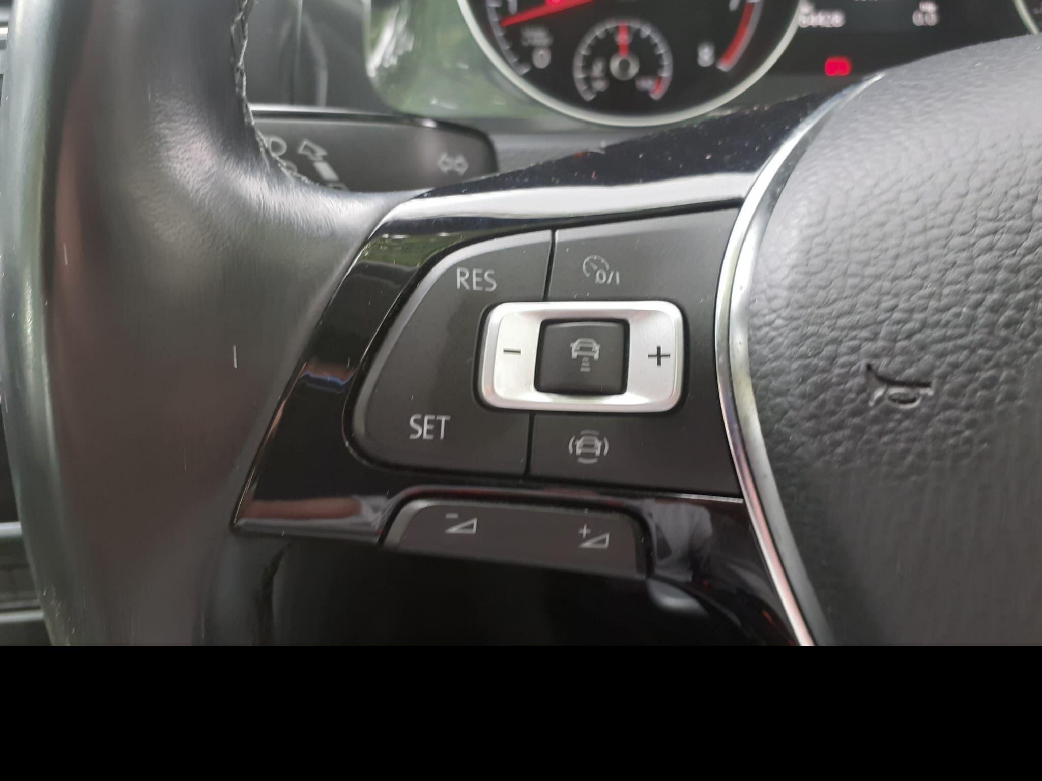 Volkswagen Golf - Image 22
