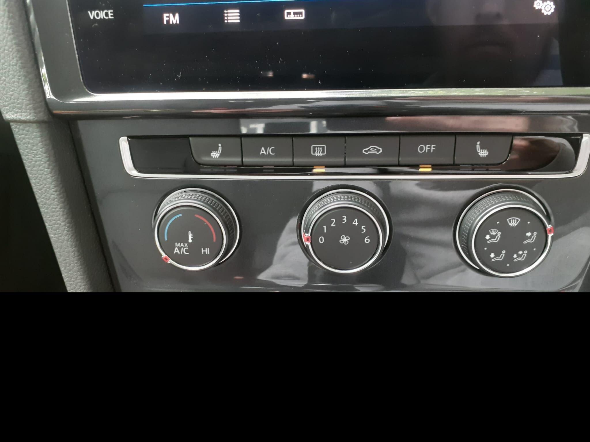 Volkswagen Golf - Image 23