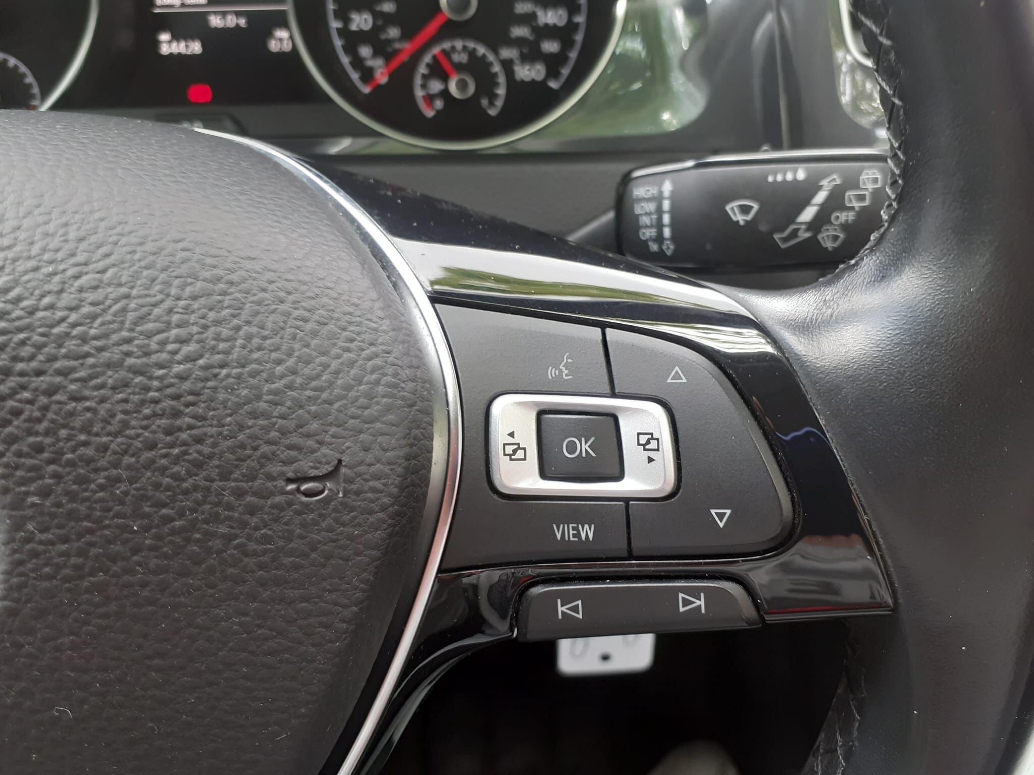 Volkswagen Golf - Image 25