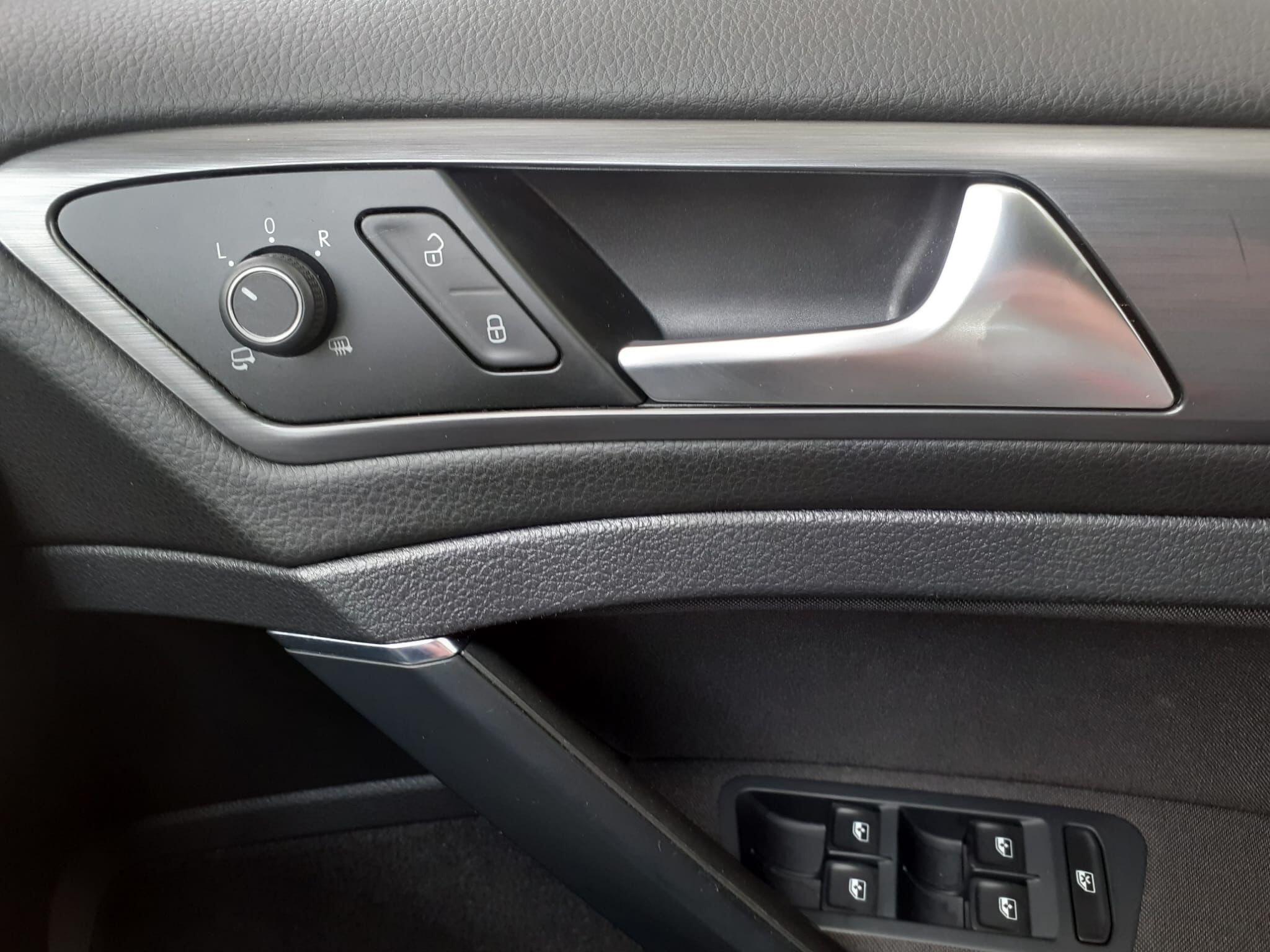 Volkswagen Golf - Image 26