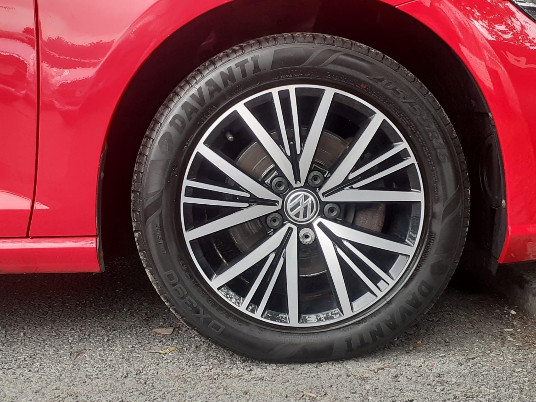 Volkswagen Golf - Image 27