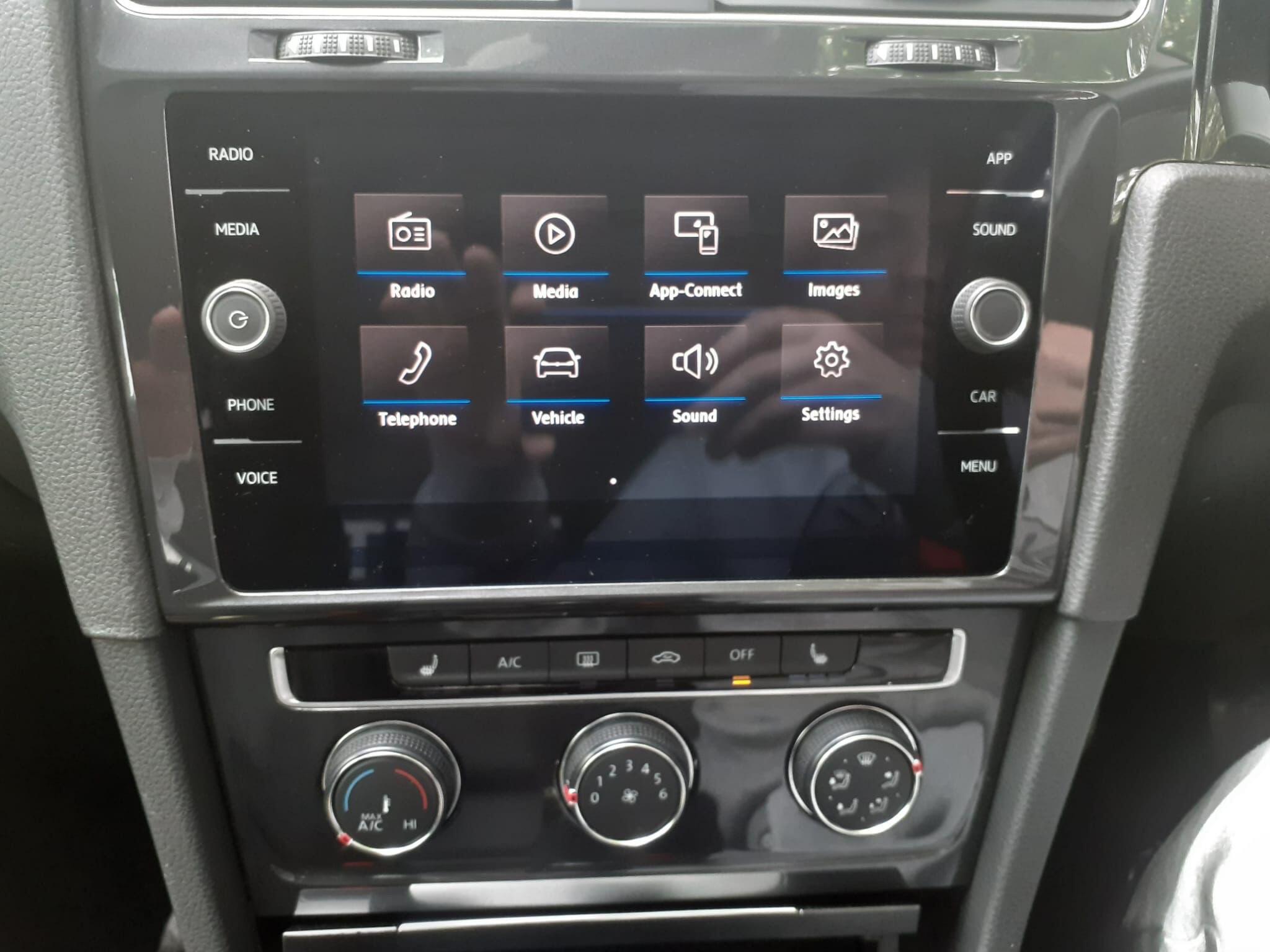 Volkswagen Golf - Image 36