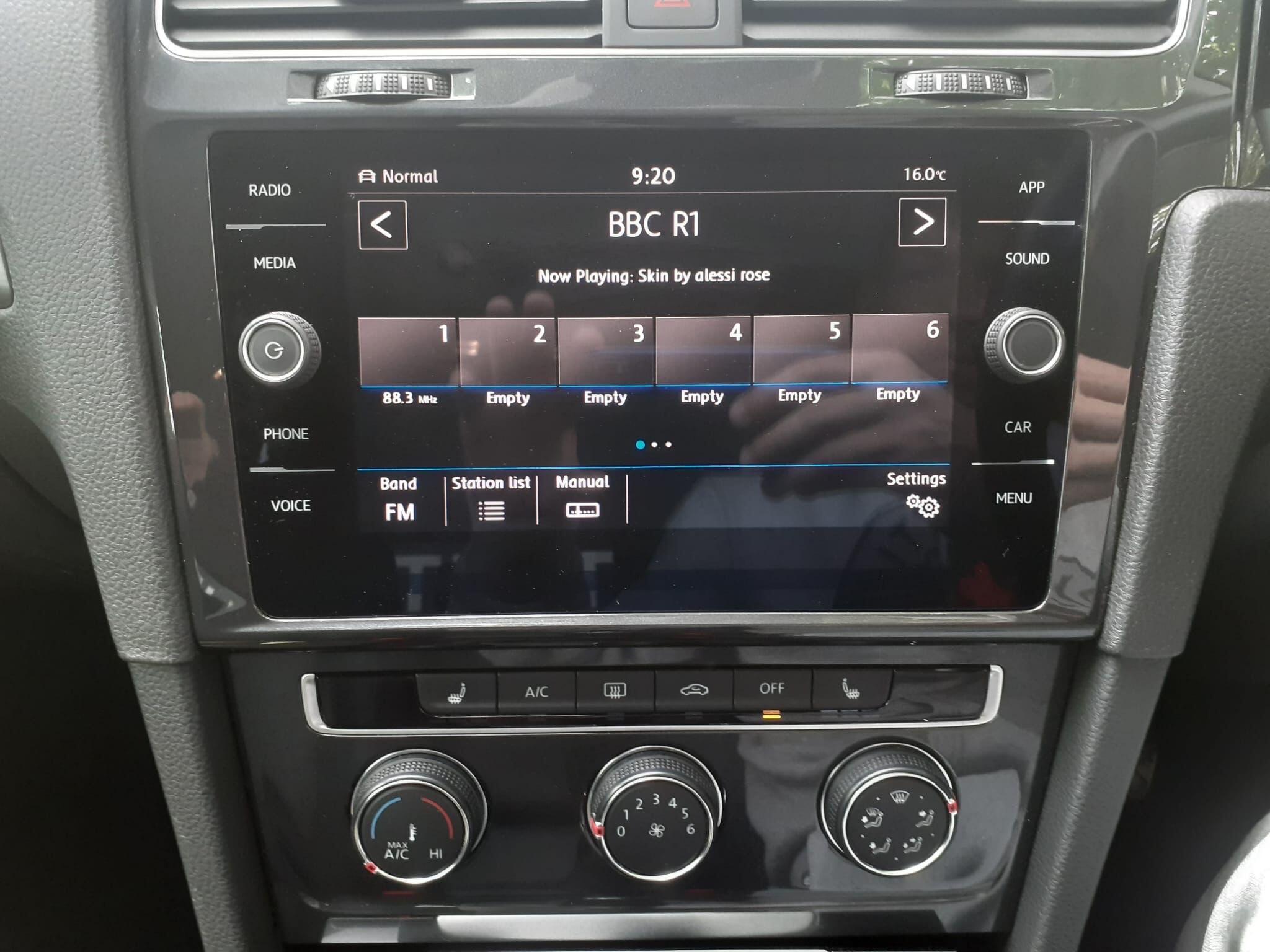 Volkswagen Golf - Image 41