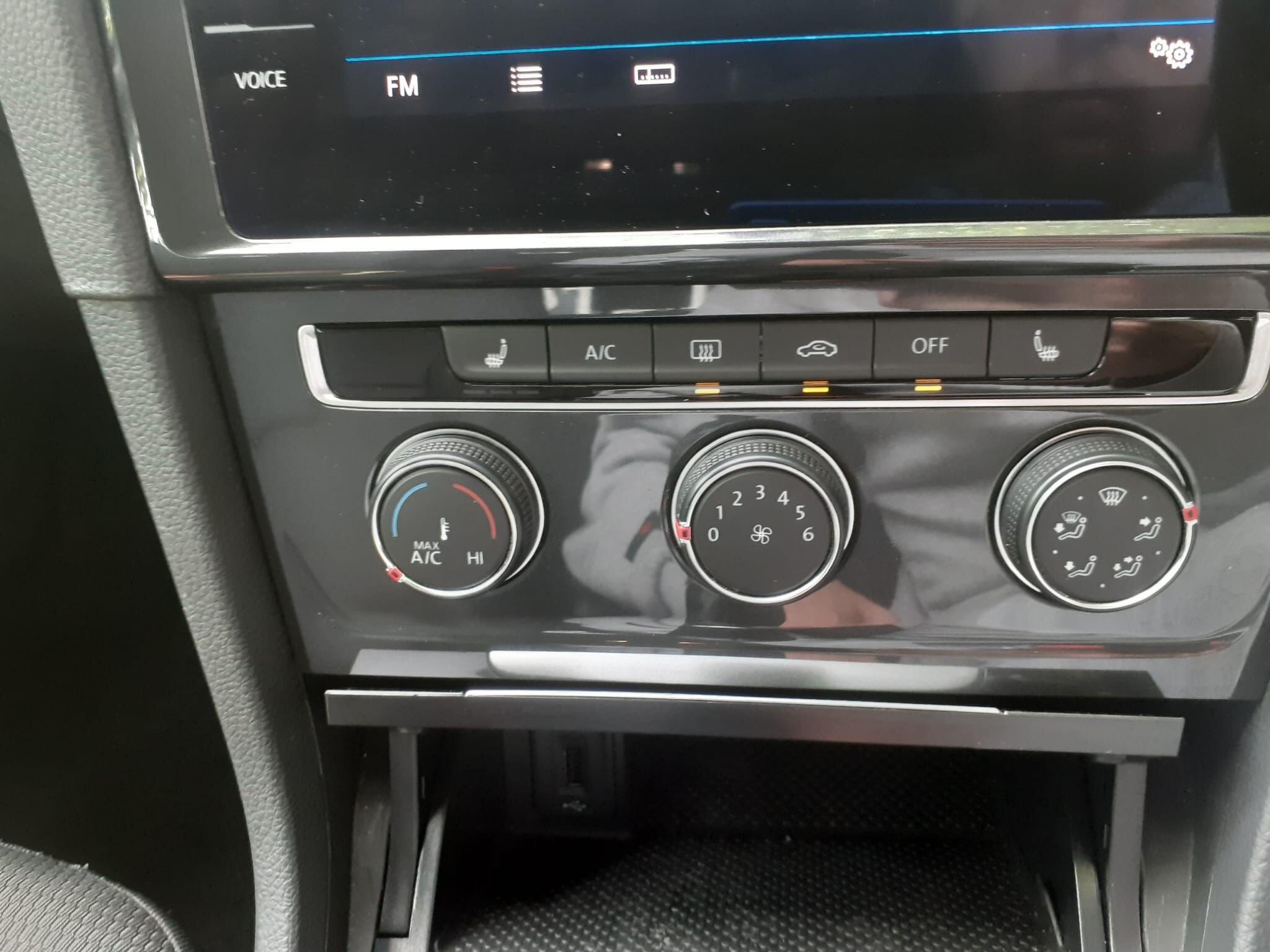 Volkswagen Golf - Image 48