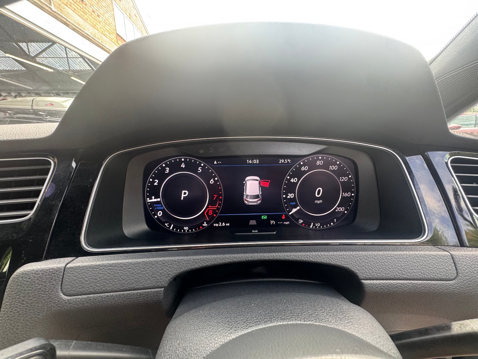 Volkswagen Golf - Image 9