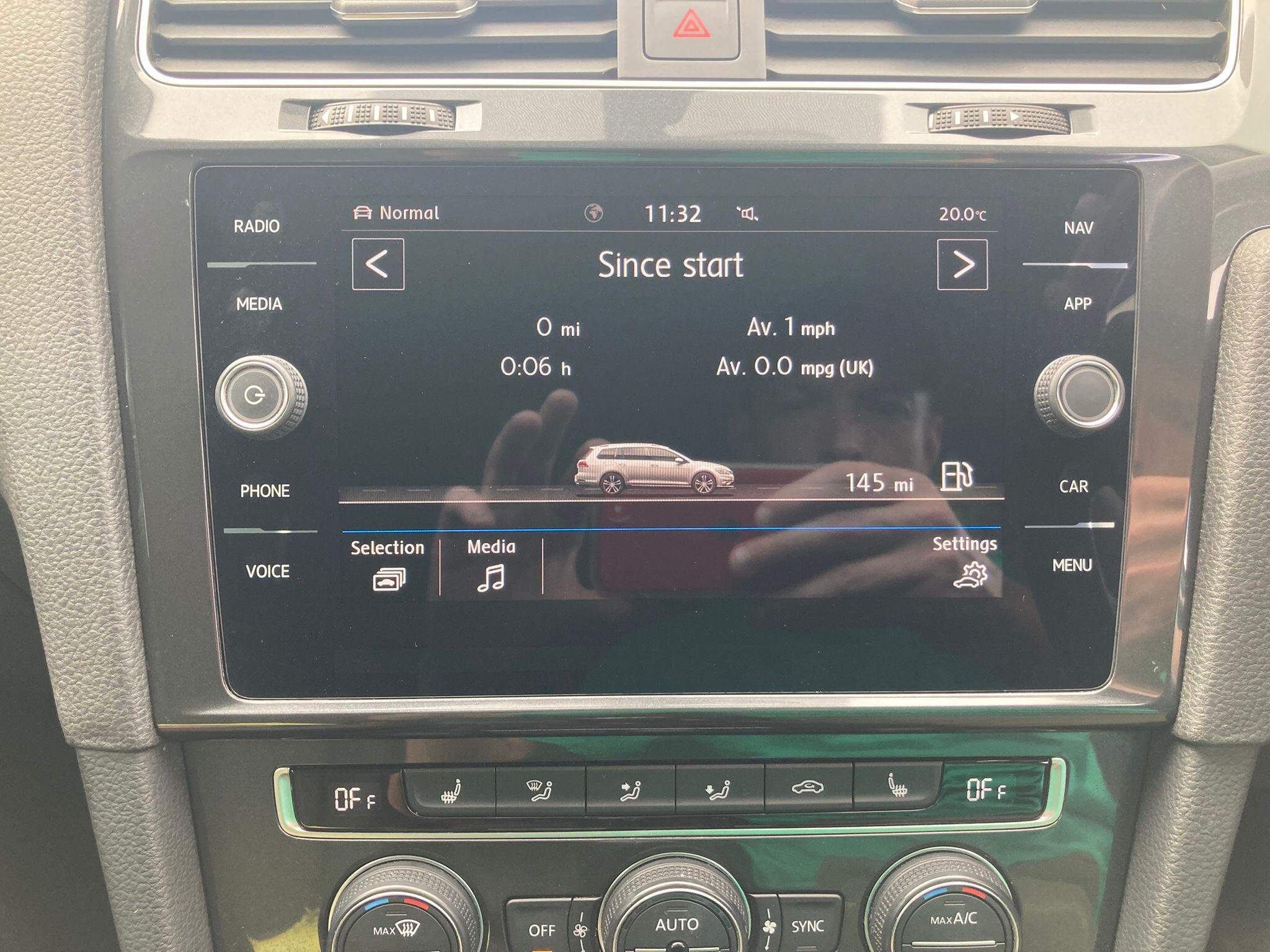 Volkswagen Golf - Image 21