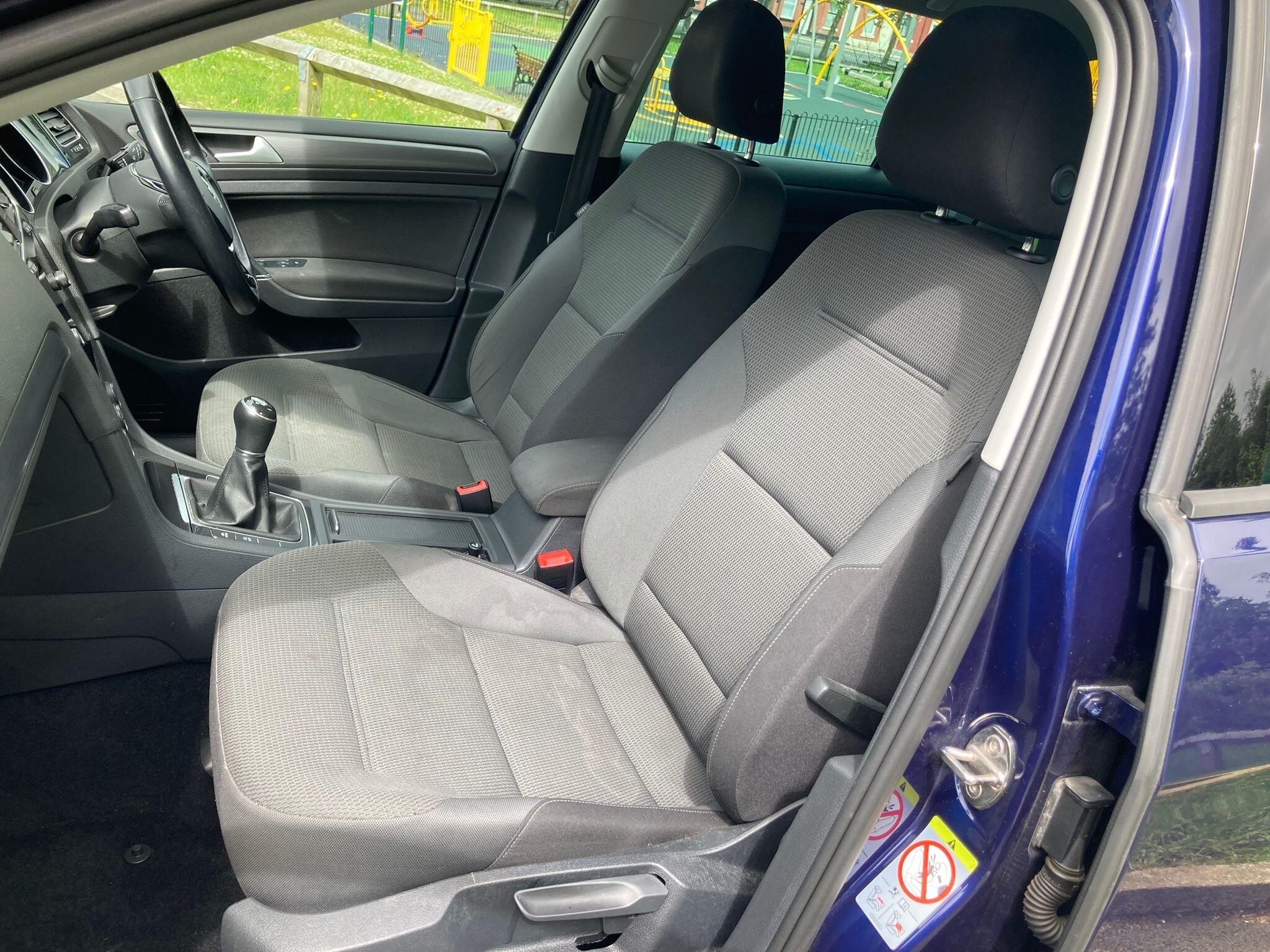Volkswagen Golf - Image 31