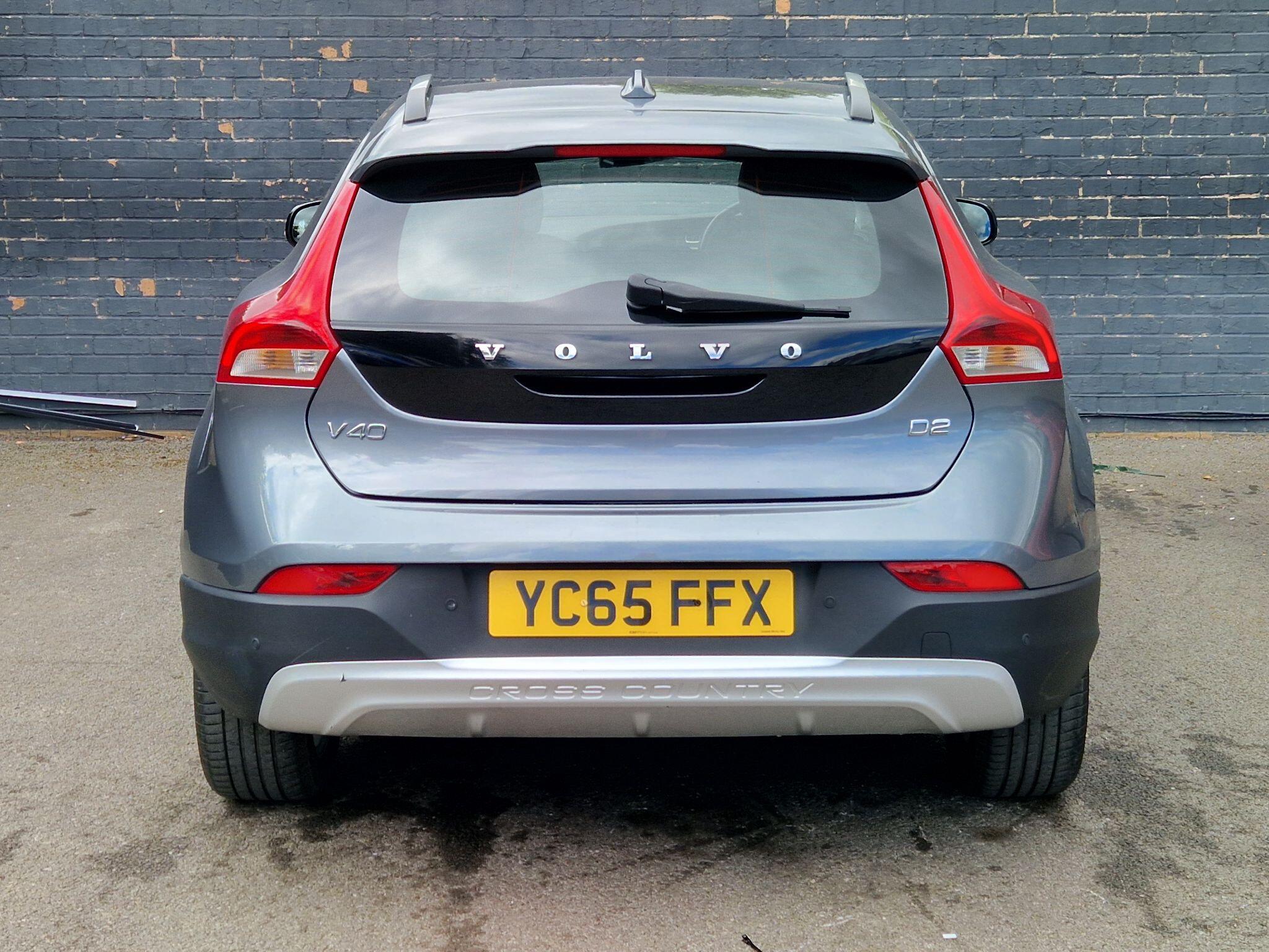 Volvo V40 CROSS COUNTRY - Image 9