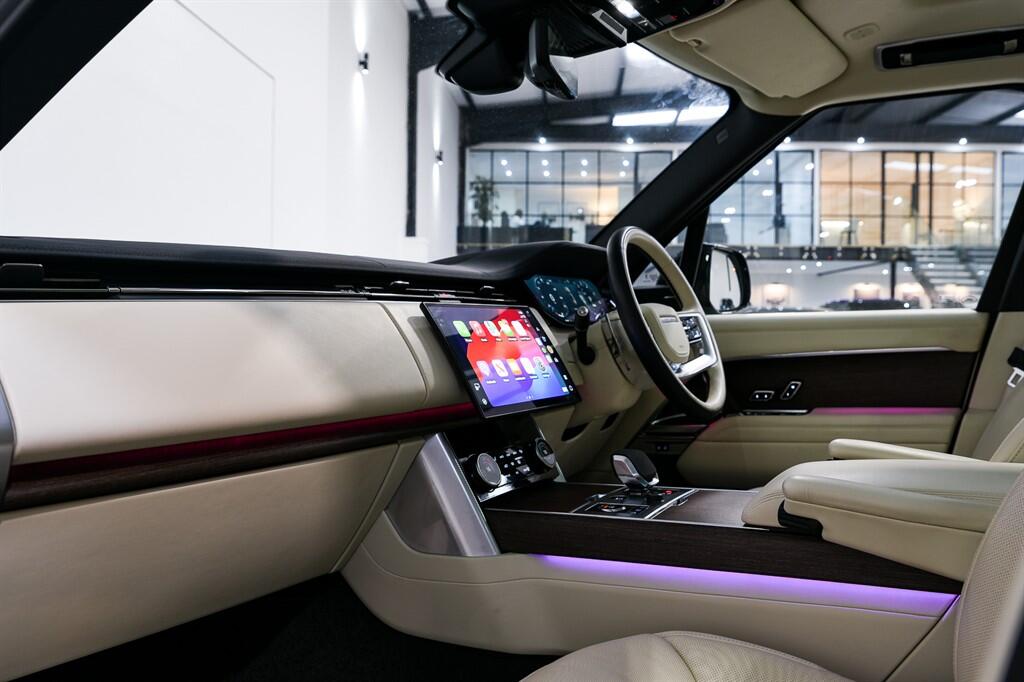 Land Rover Range Rover - Image 15
