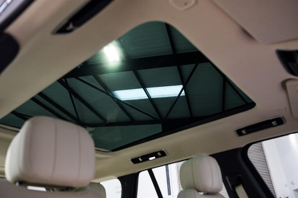 Land Rover Range Rover - Image 11