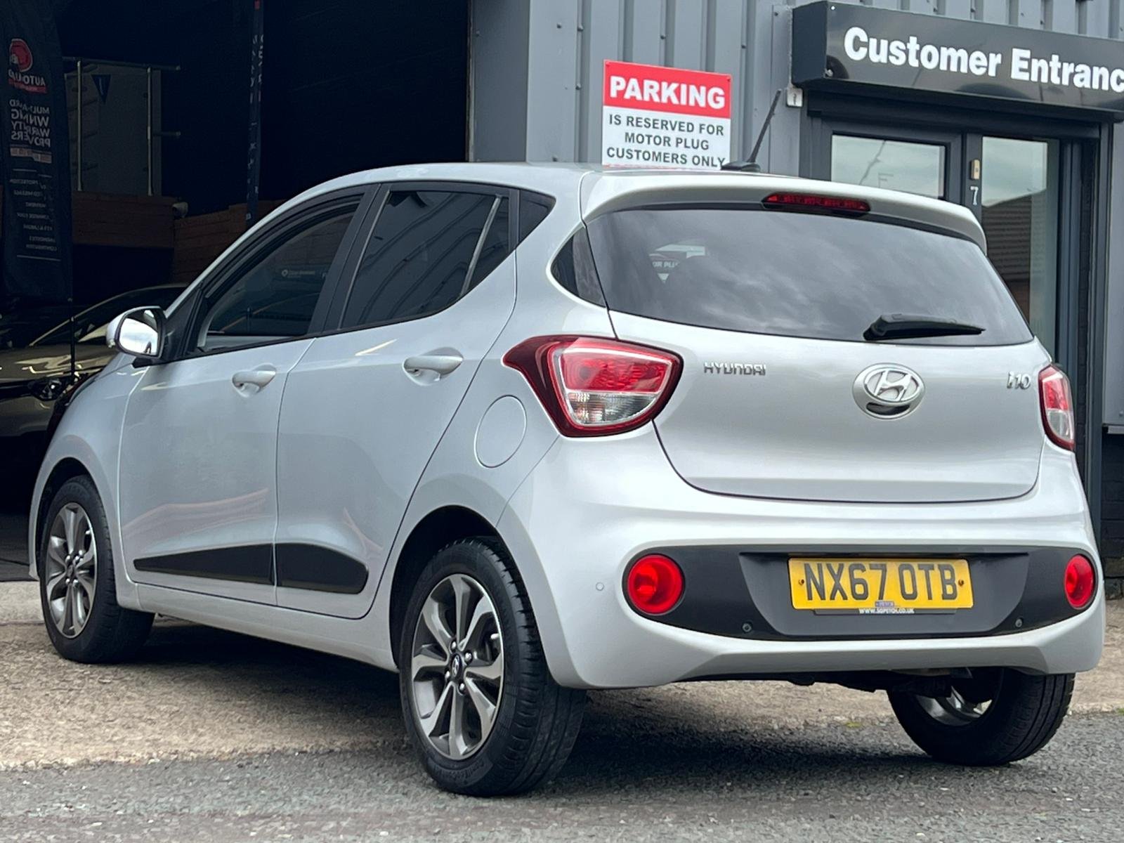 Hyundai i10 - Image 2