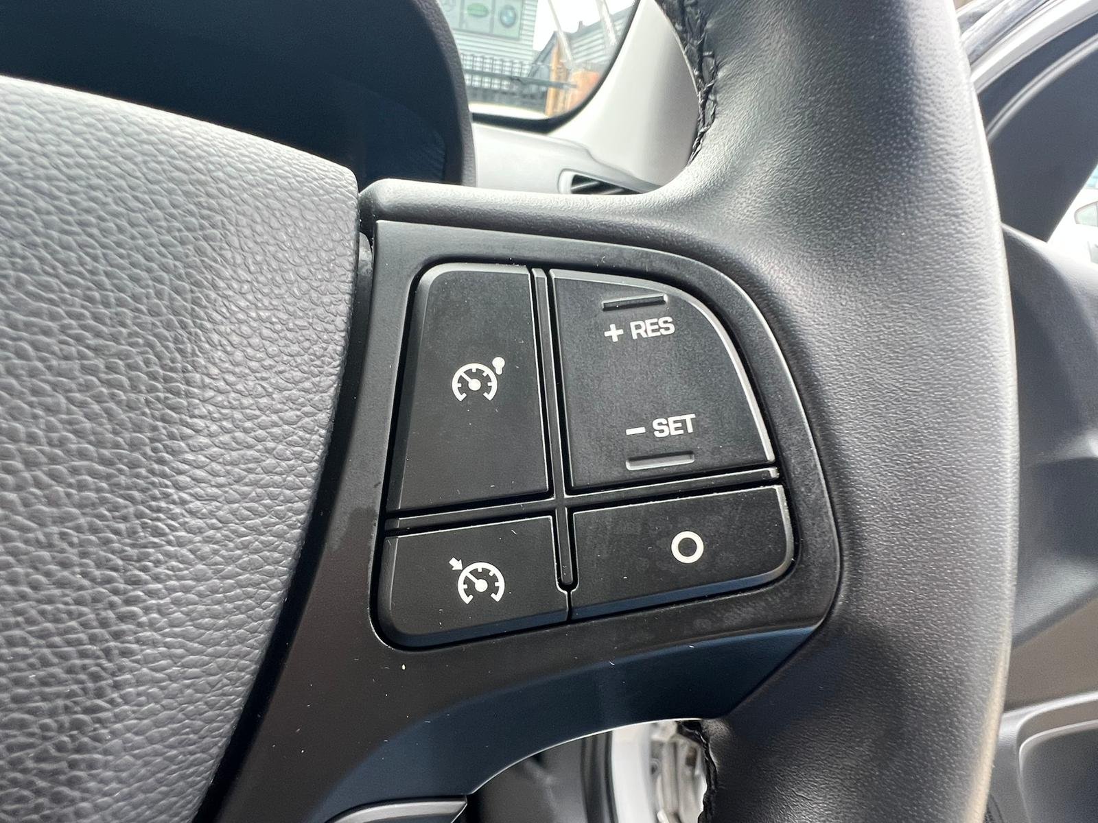 Hyundai i10 - Image 23