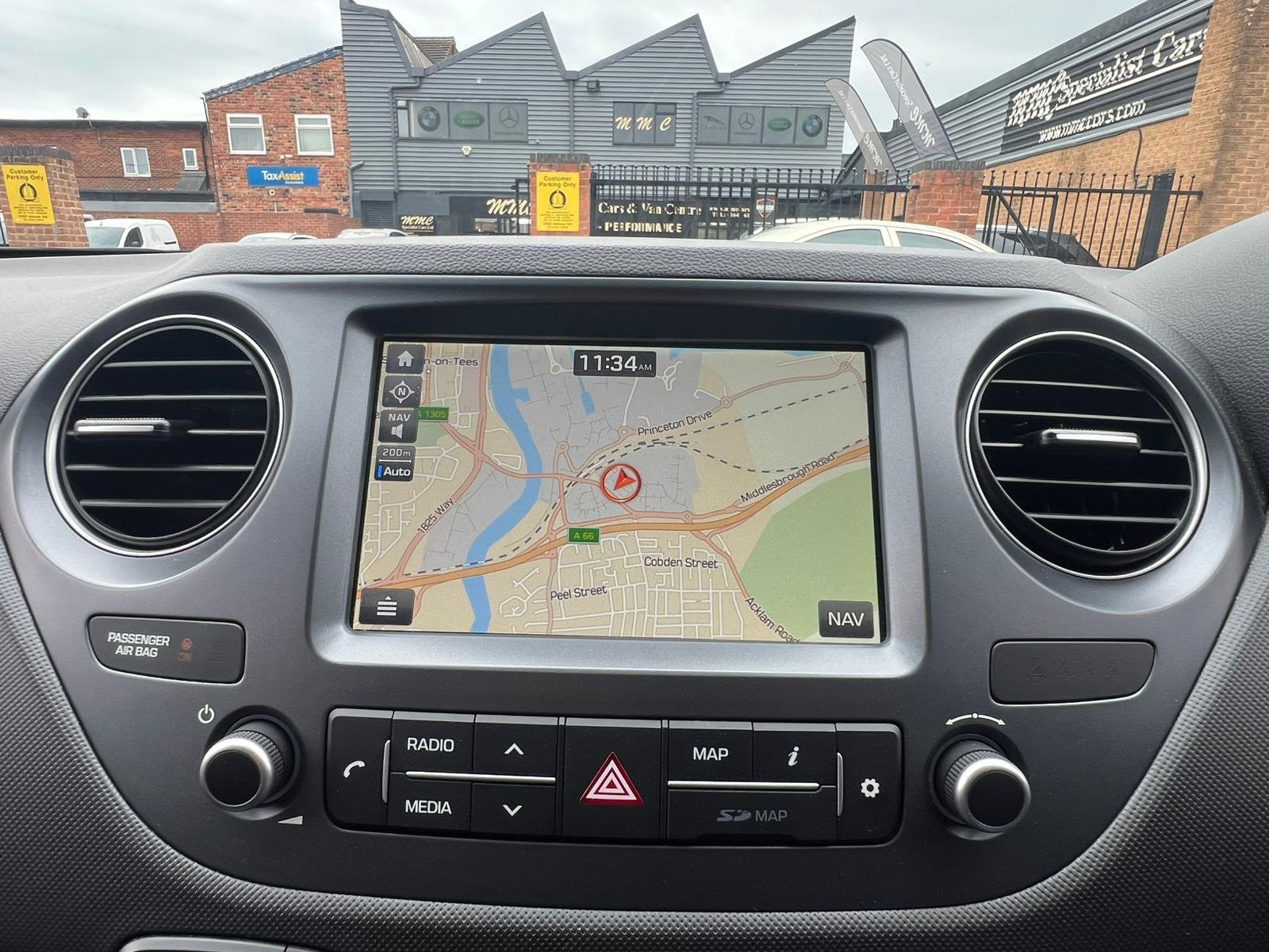 Hyundai i10 - Image 11