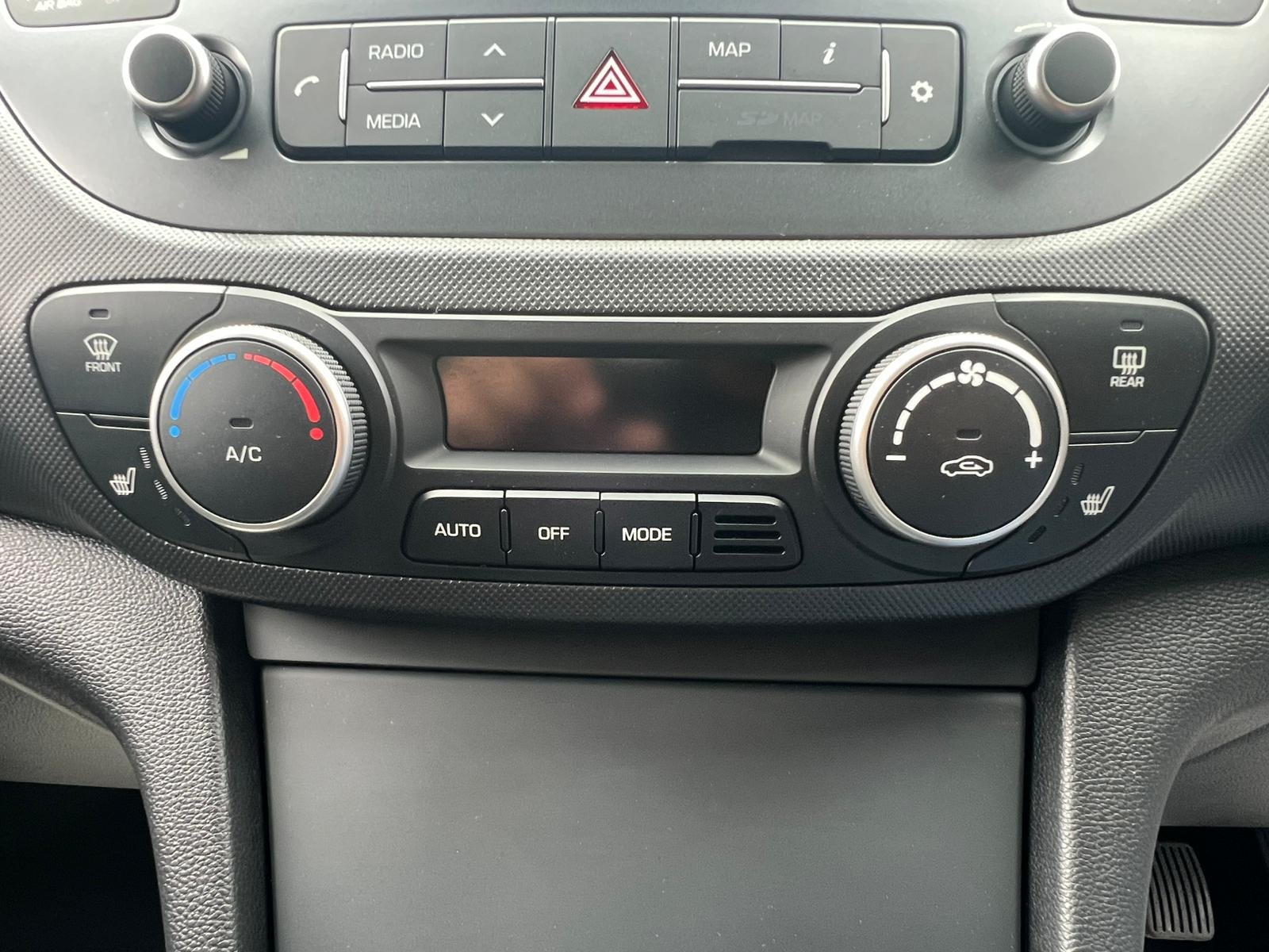Hyundai i10 - Image 31