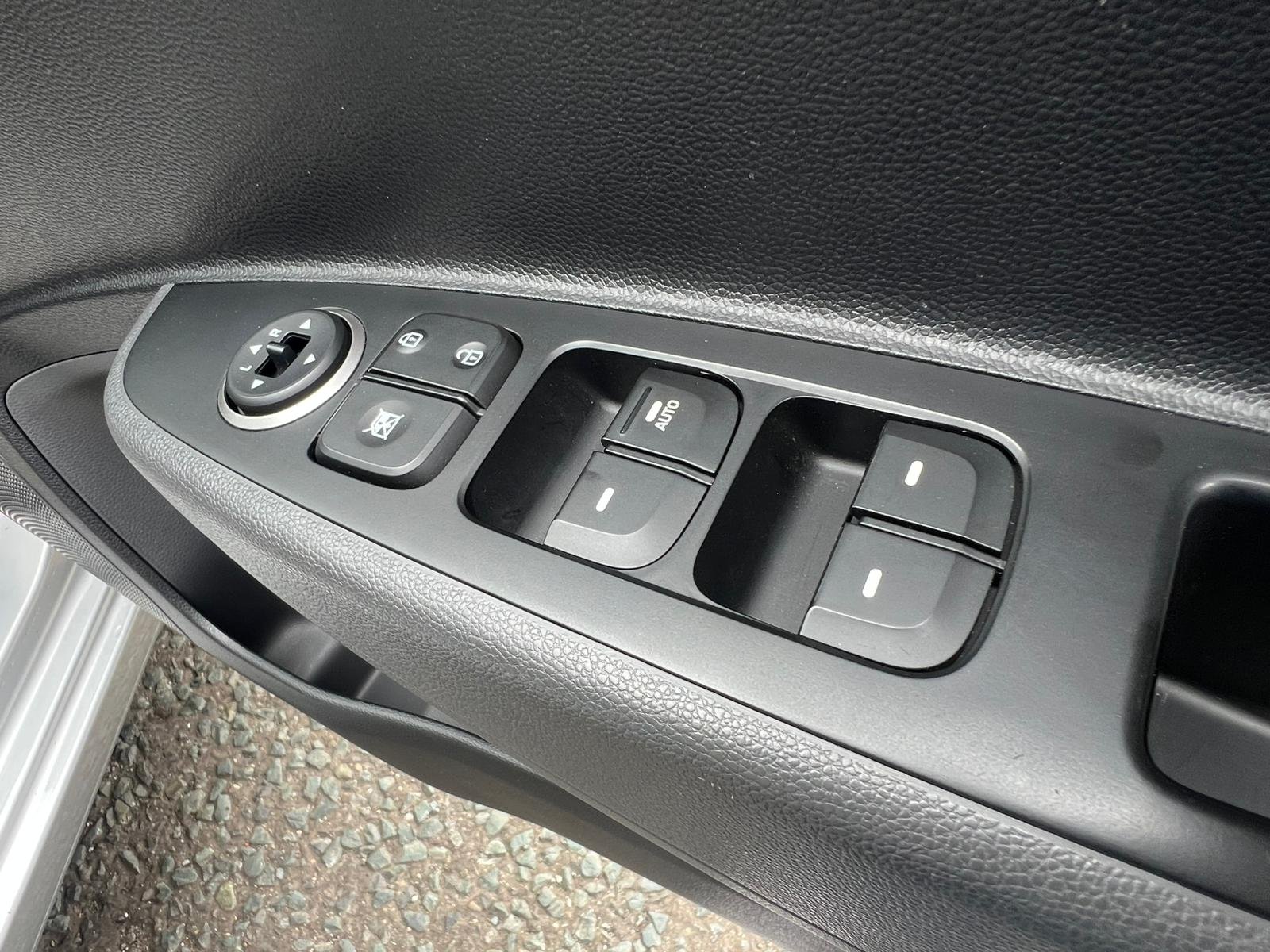 Hyundai i10 - Image 38