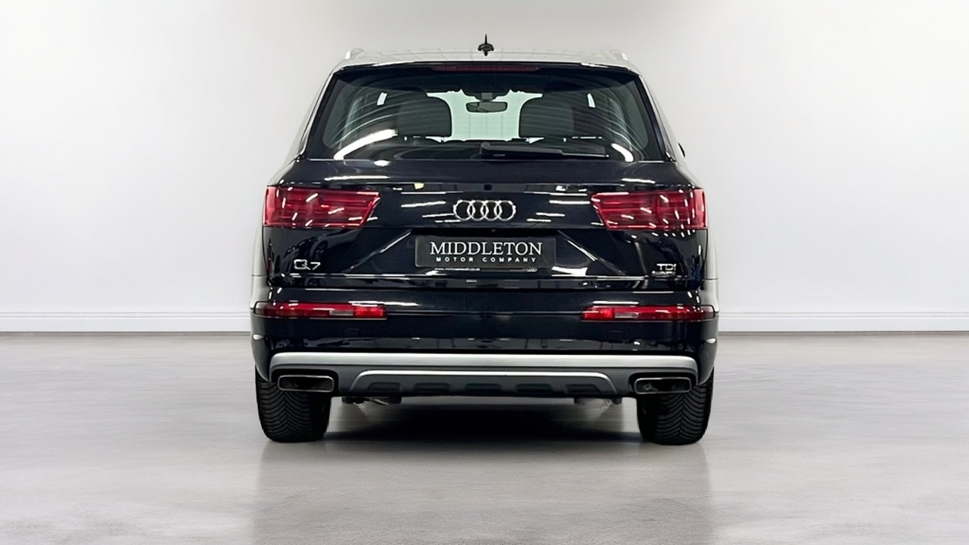 Audi Q7 - Image 9