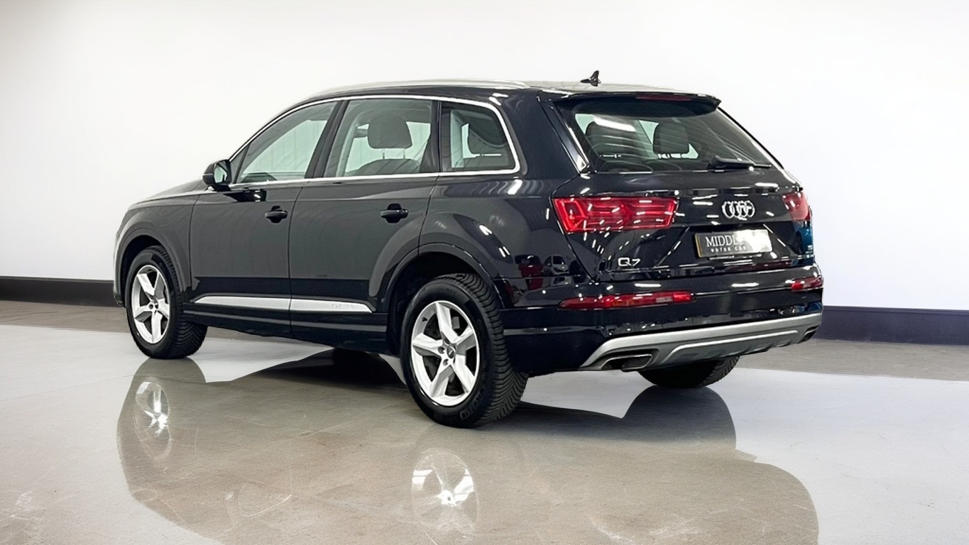 Audi Q7 - Image 11
