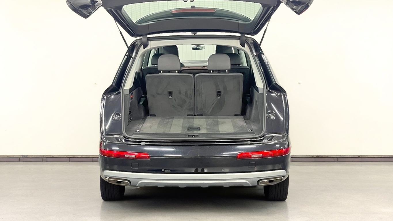 Audi Q7 - Image 12
