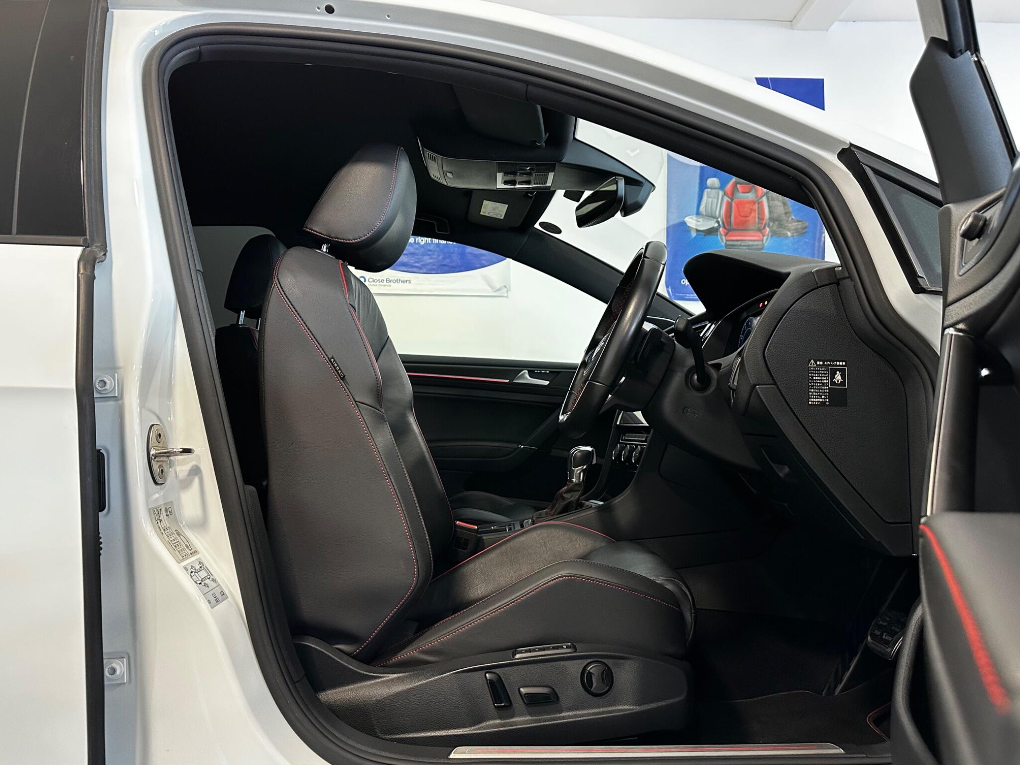 Volkswagen Golf - Image 3