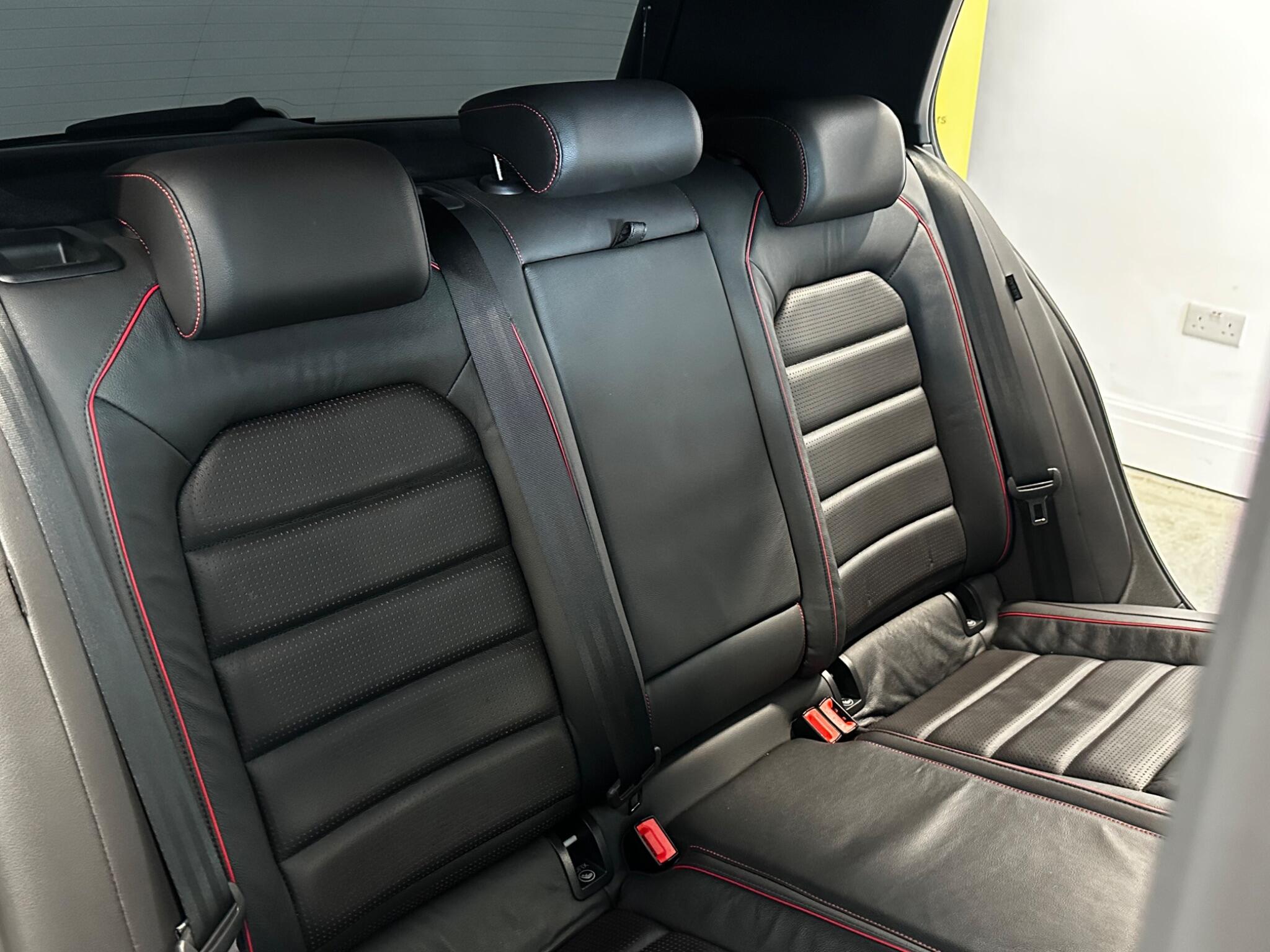 Volkswagen Golf - Image 20