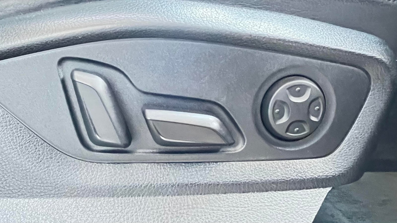 Audi Q7 - Image 35