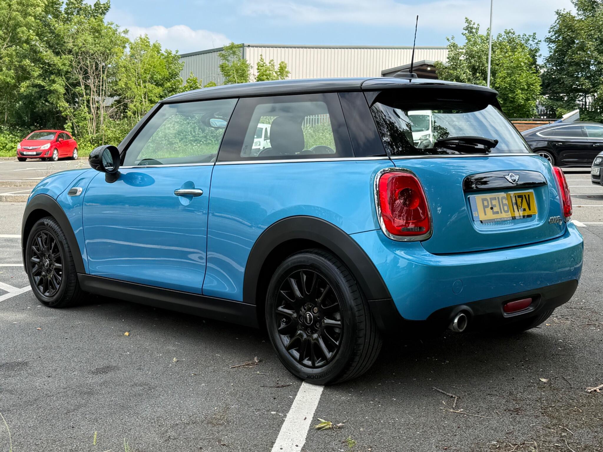 MINI Hatch - Image 4