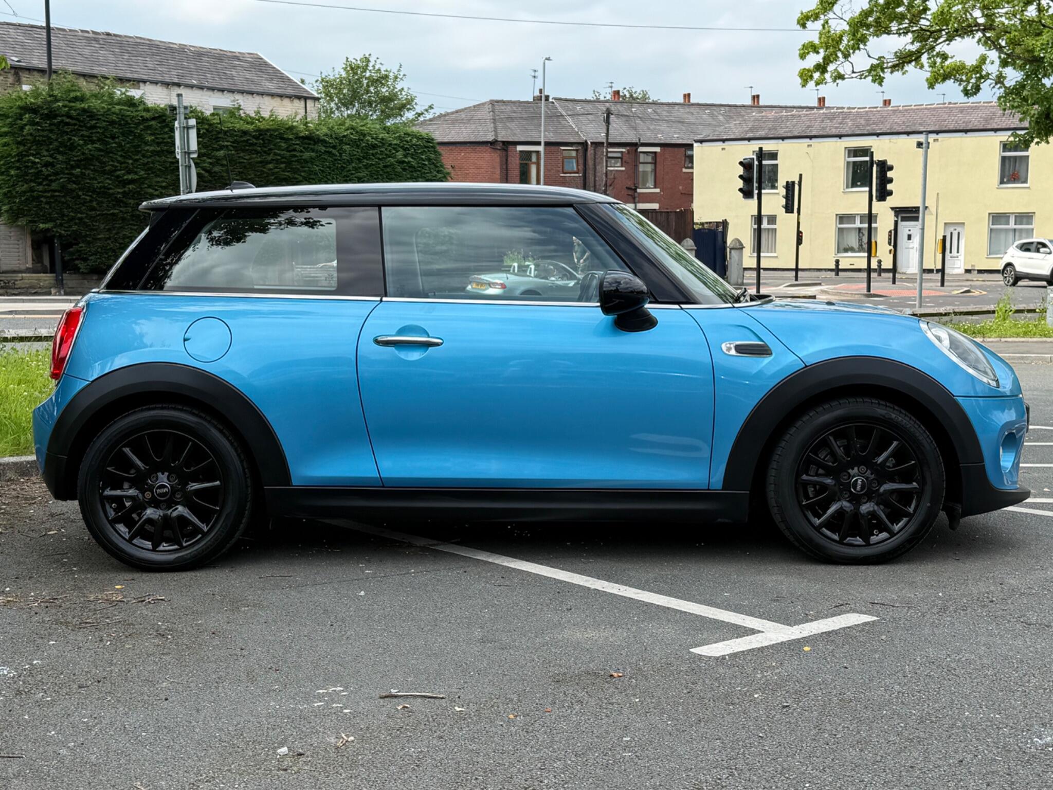 MINI Hatch - Image 7